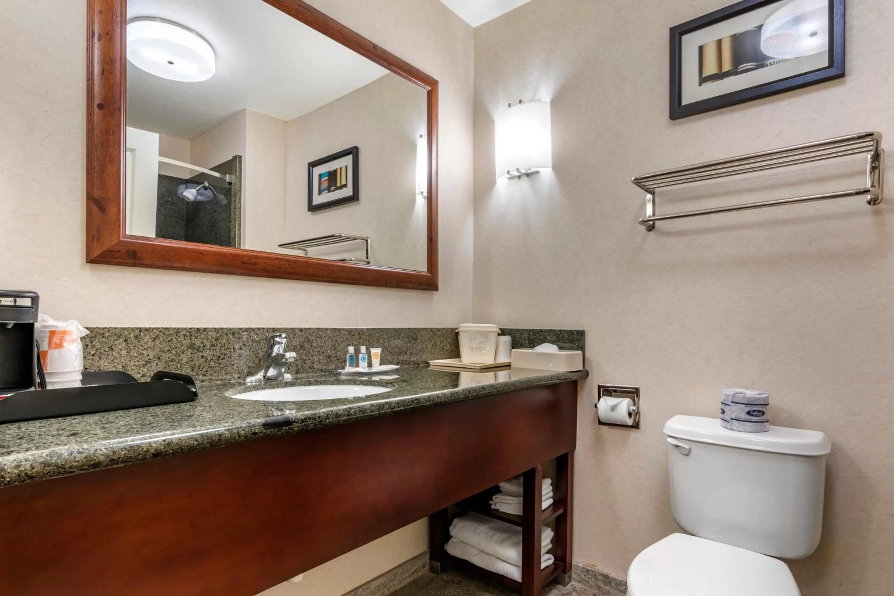 Bathroom in Comfort Suites Fernley