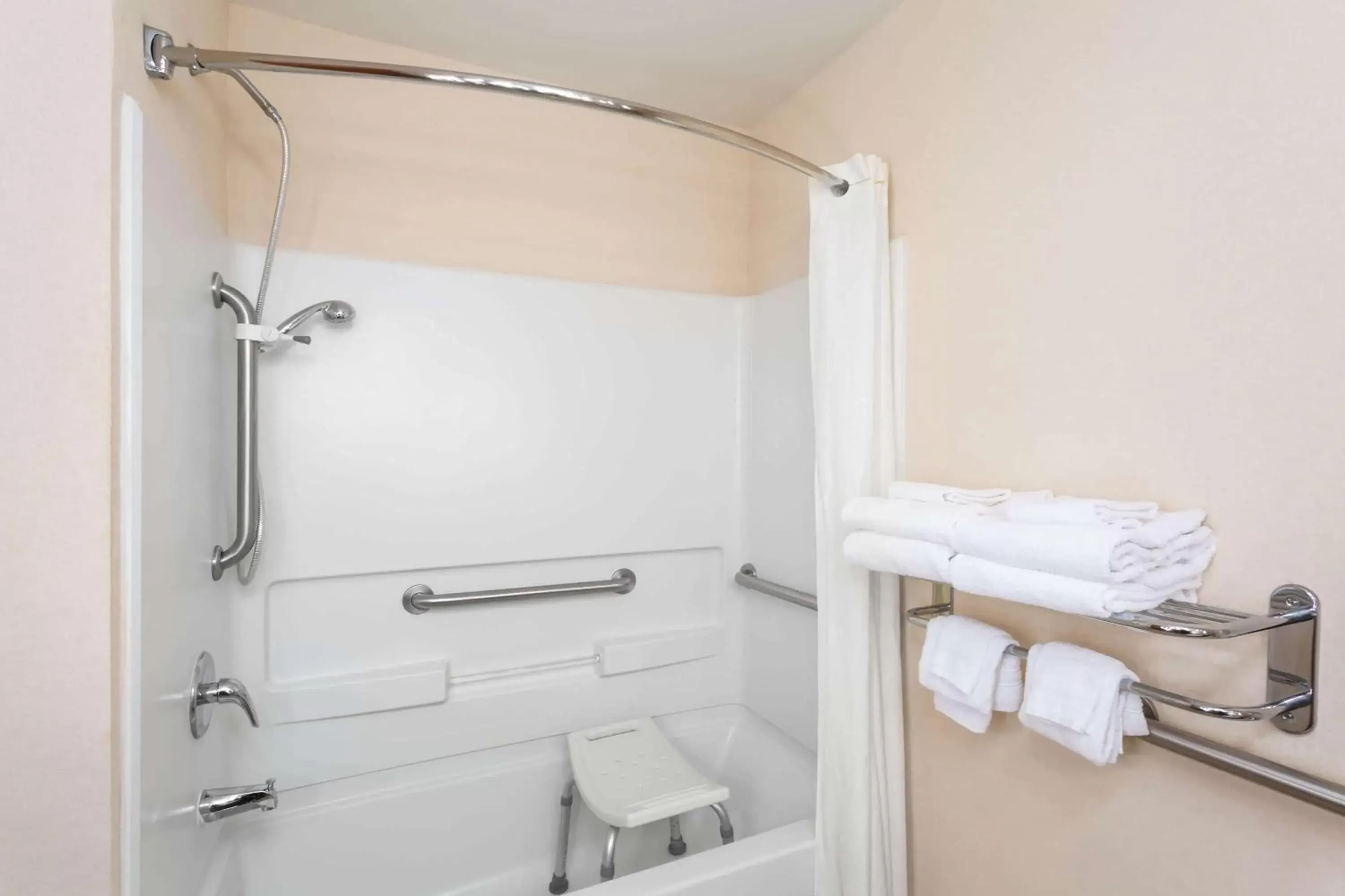 Bathroom in Microtel Inn & Suites by Wyndham of Houma