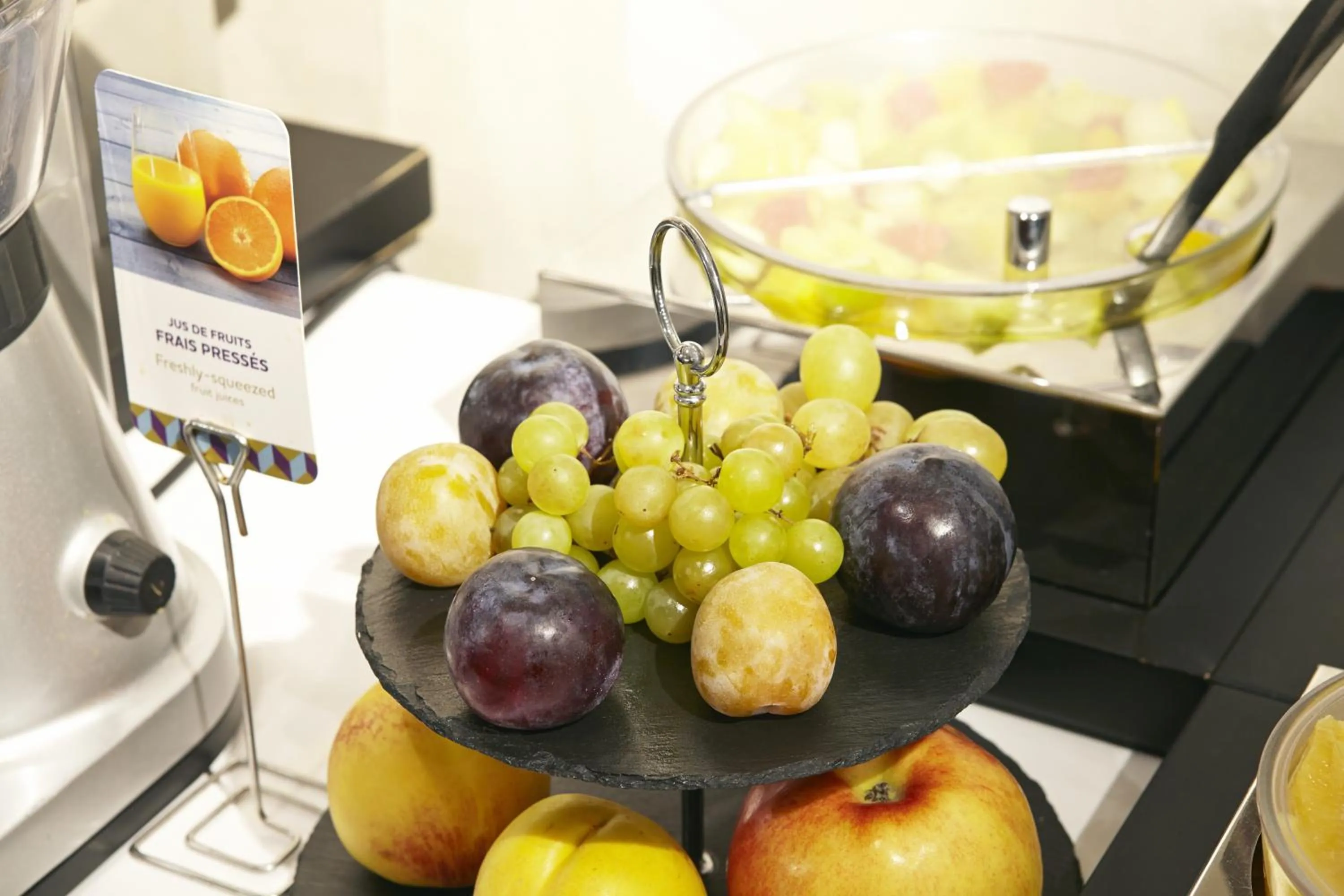 Restaurant/places to eat in Mercure Paris Bastille Saint Antoine