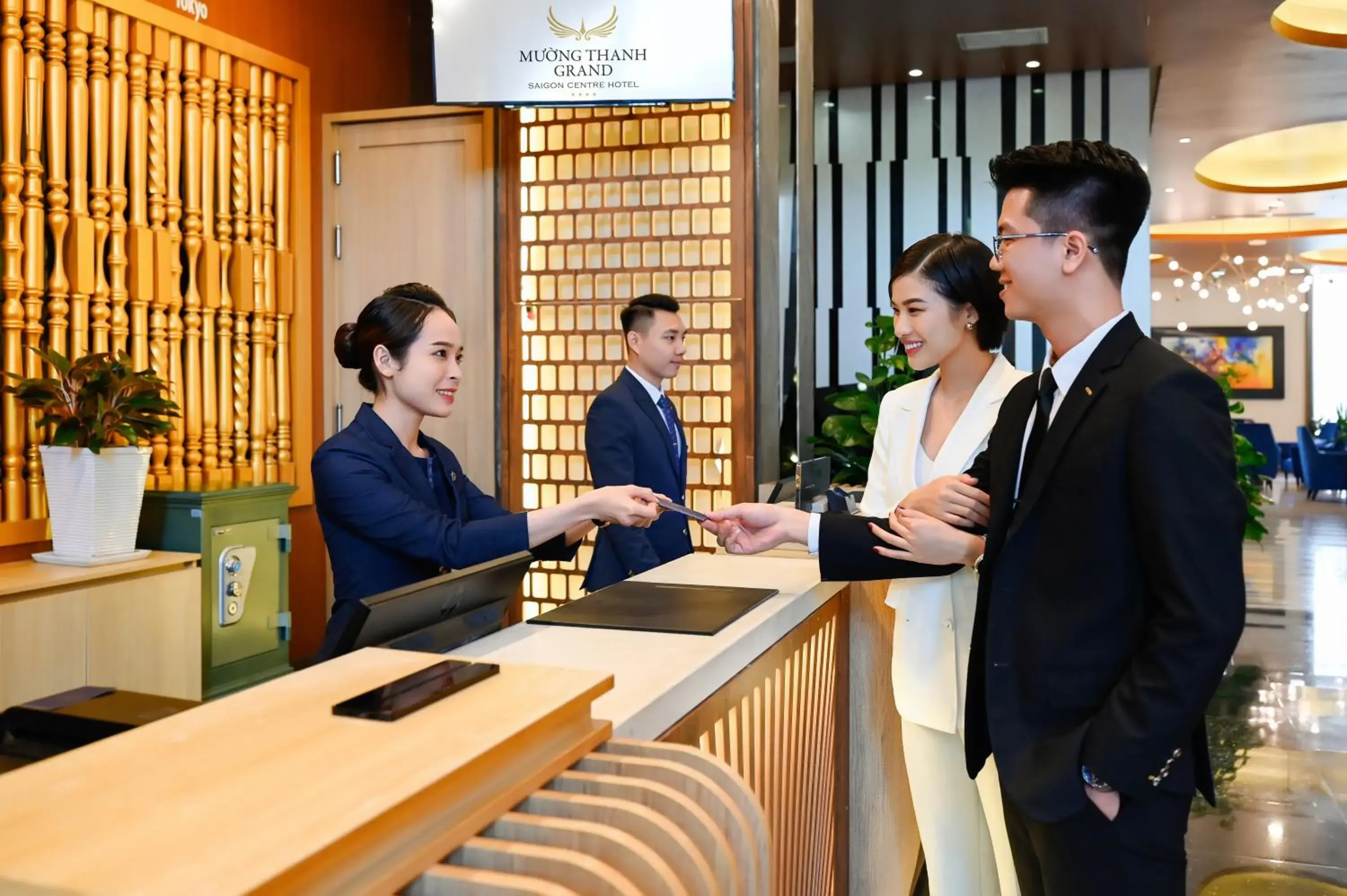 Staff, Lobby/Reception in Muong Thanh Grand Saigon Centre Hotel