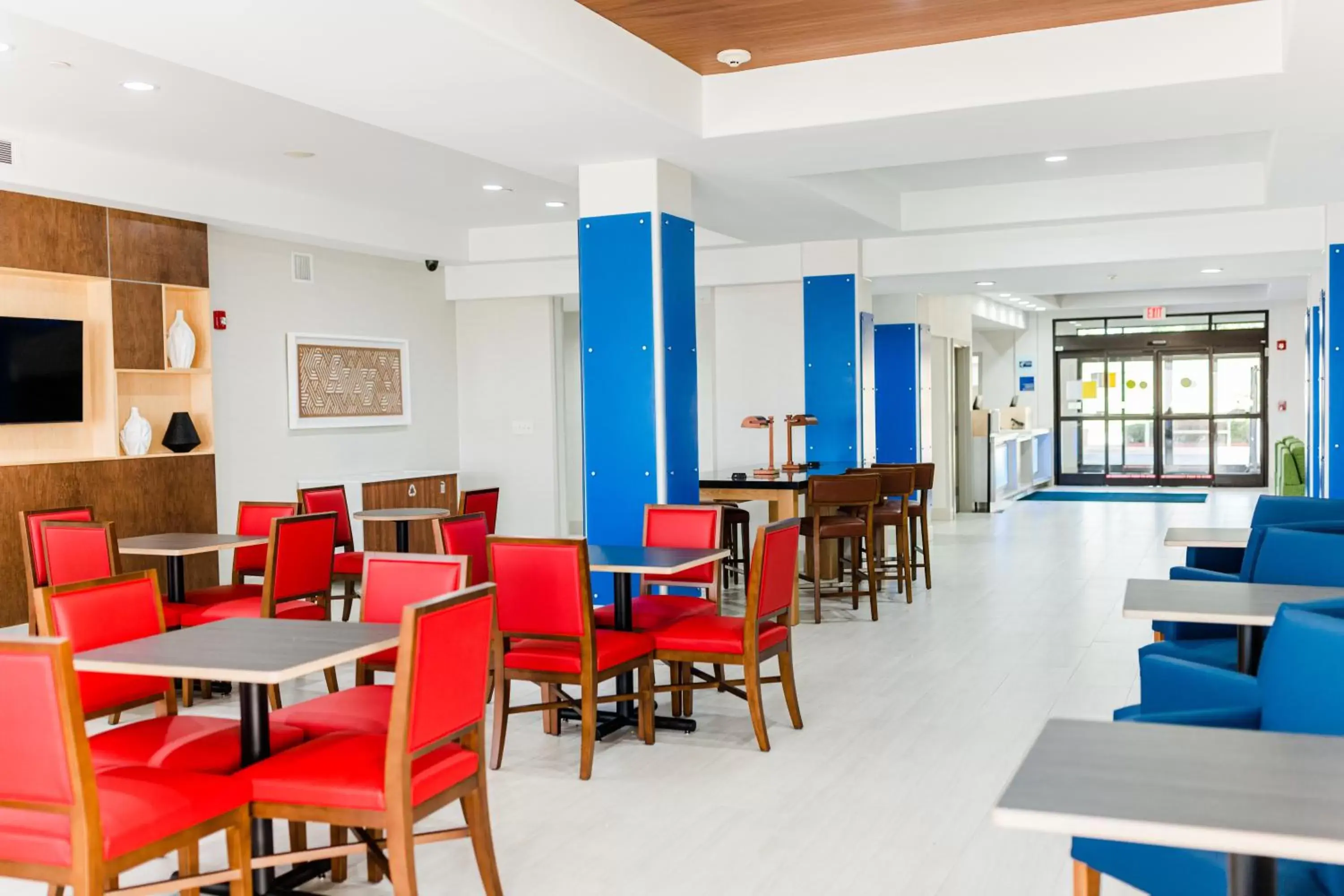 Dining area, Restaurant/Places to Eat in Holiday Inn Express Hotel & Suites Greenville, an IHG Hotel
