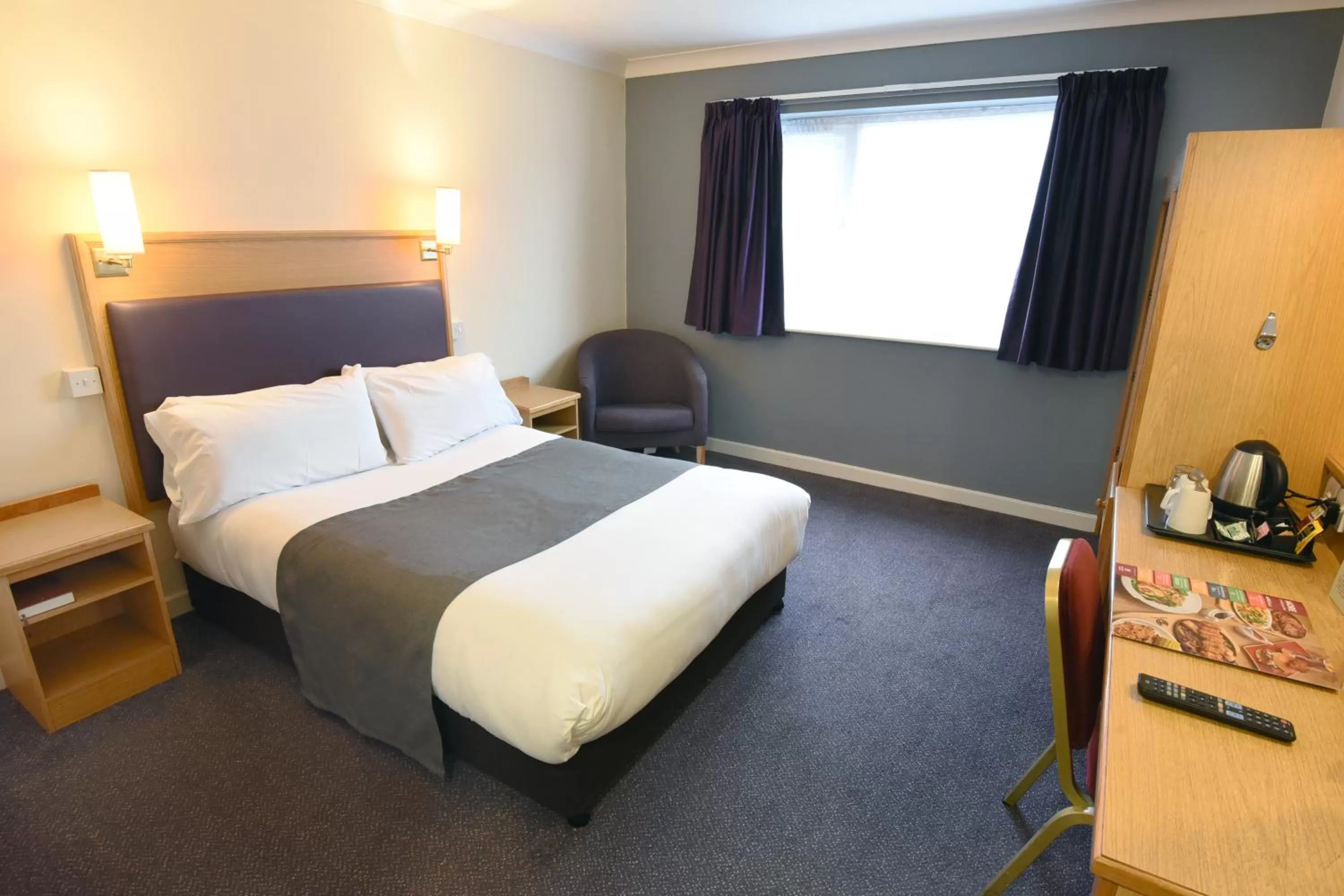 Bed in Royal Oak by Greene King inns