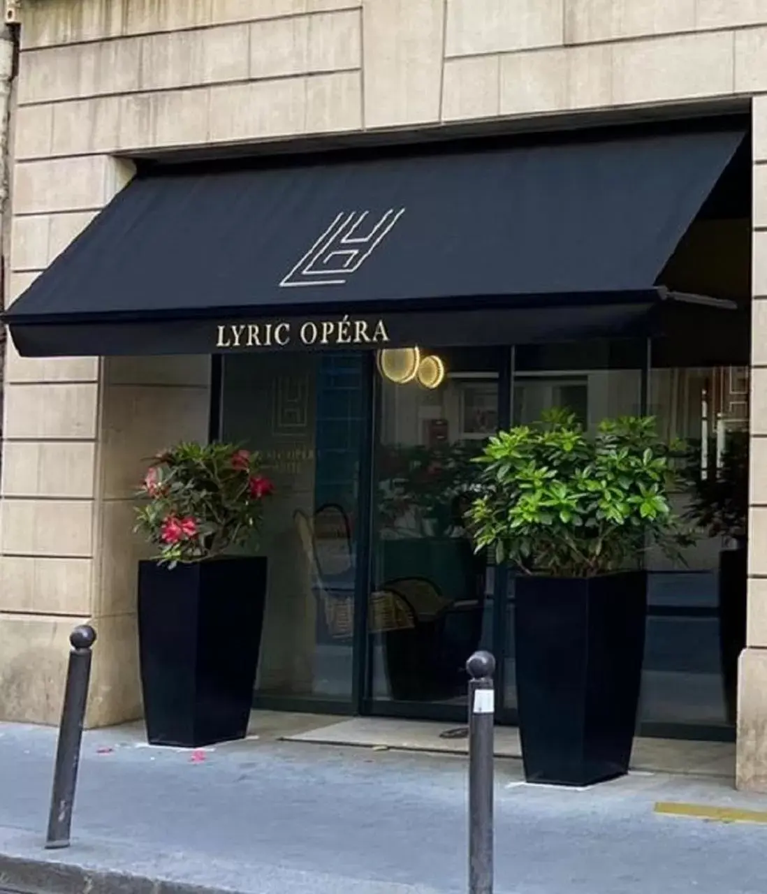 Facade/entrance in Lyric Hotel Paris Opera