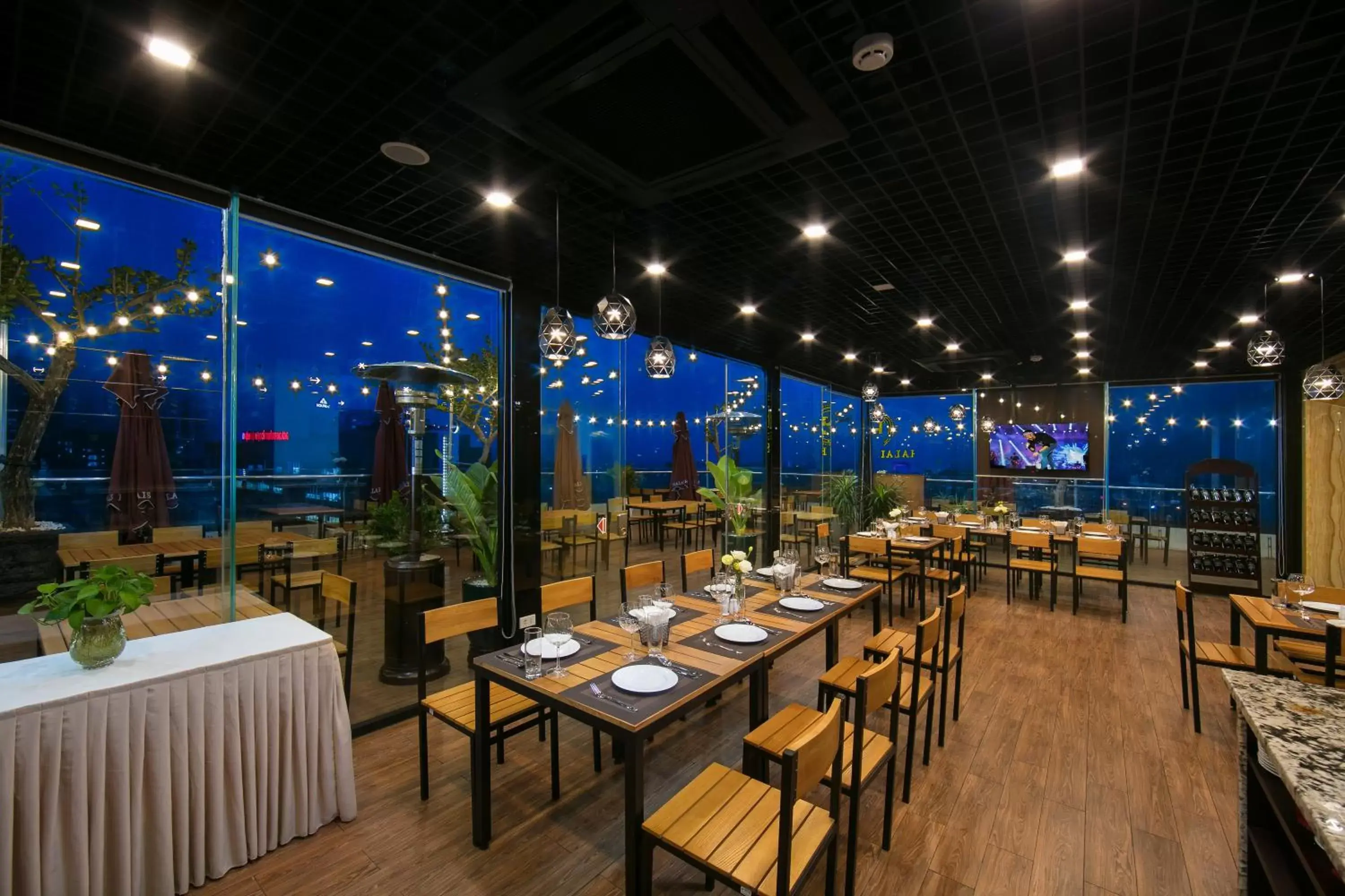 Restaurant/places to eat in Halais Hotel Restaurant/places to eat in Halais Hotel