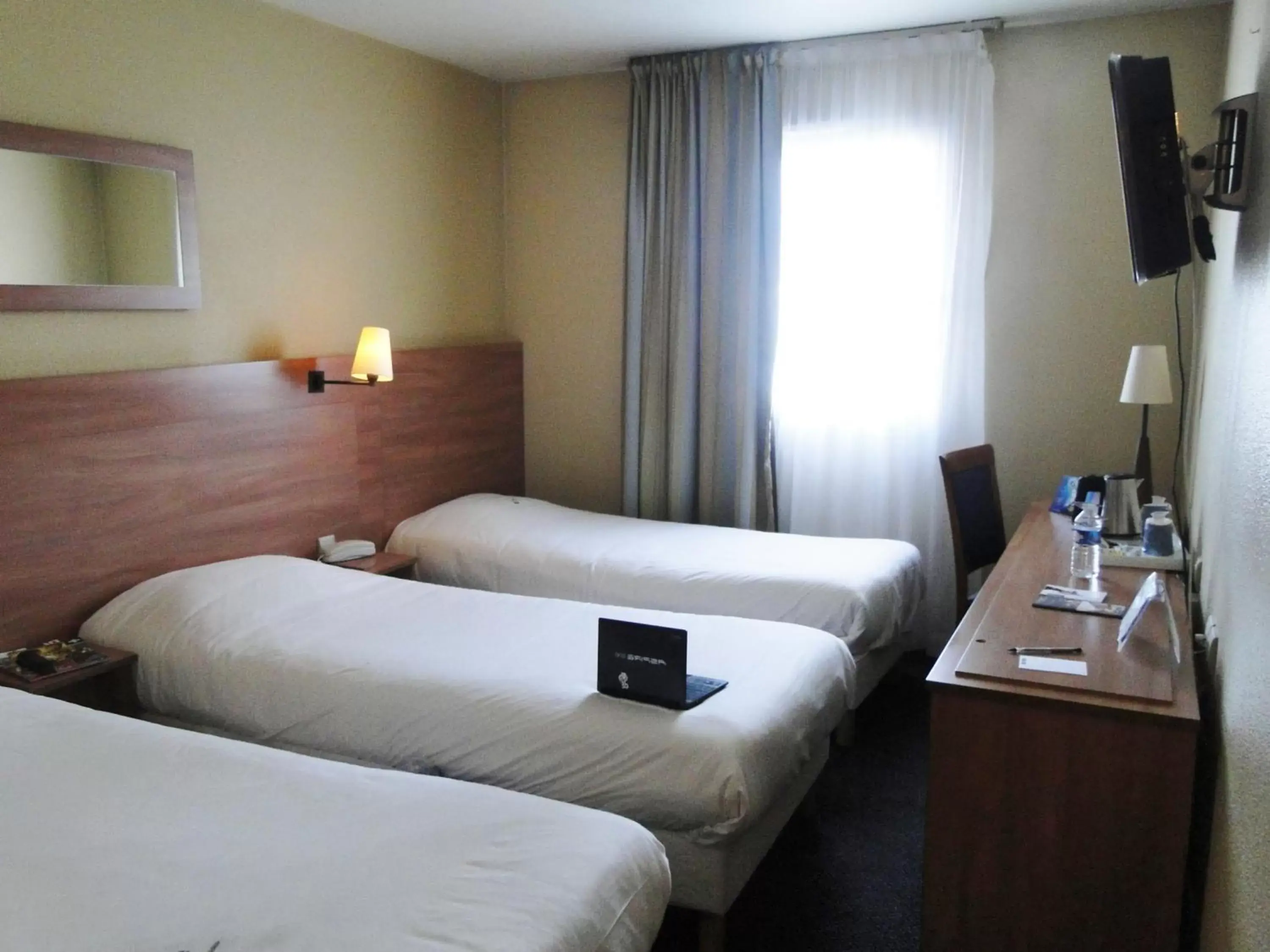 Bedroom, Bed in Kyriad Marne-La-Vallée Torcy