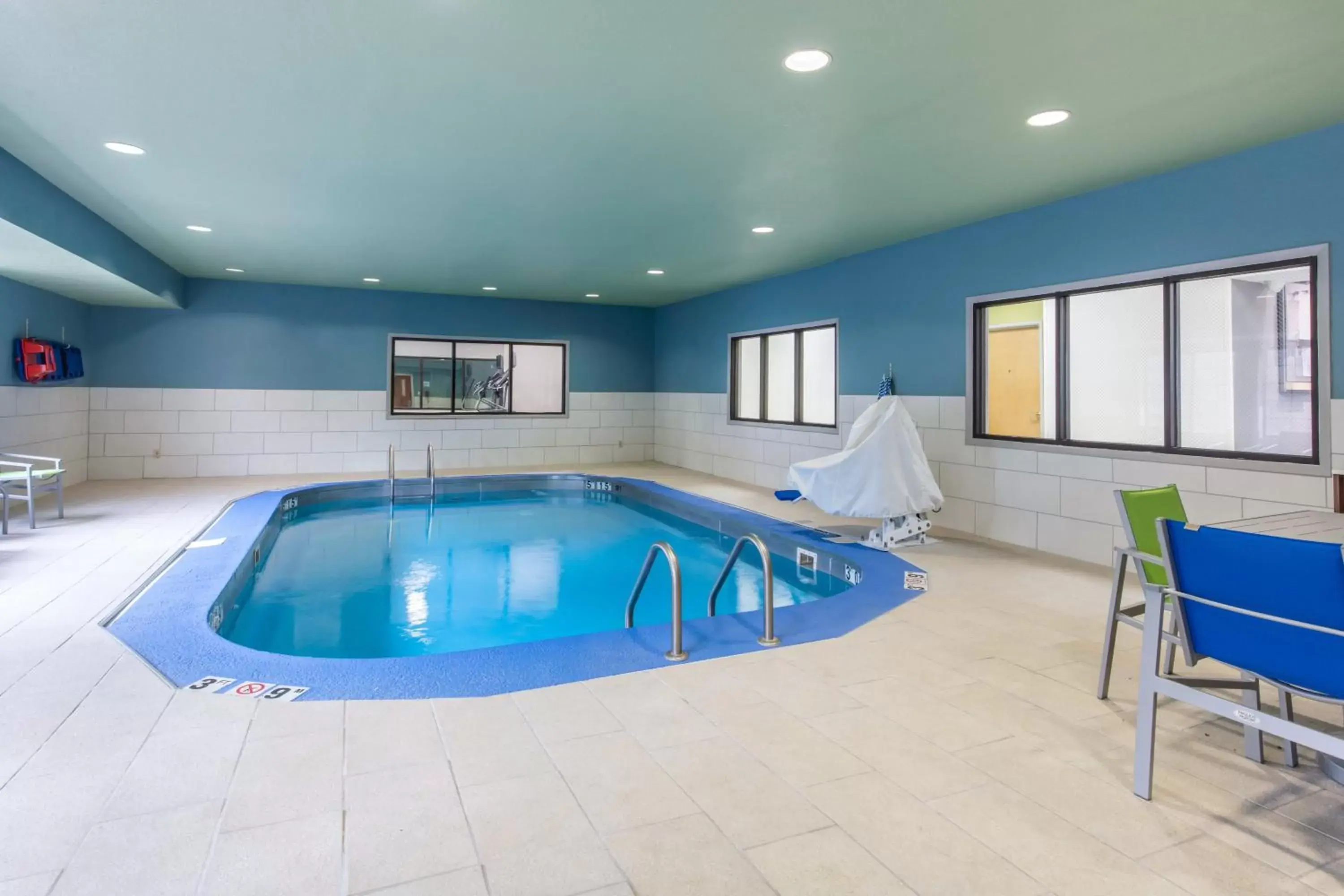 Swimming Pool in Holiday Inn Express Henderson, an IHG Hotel