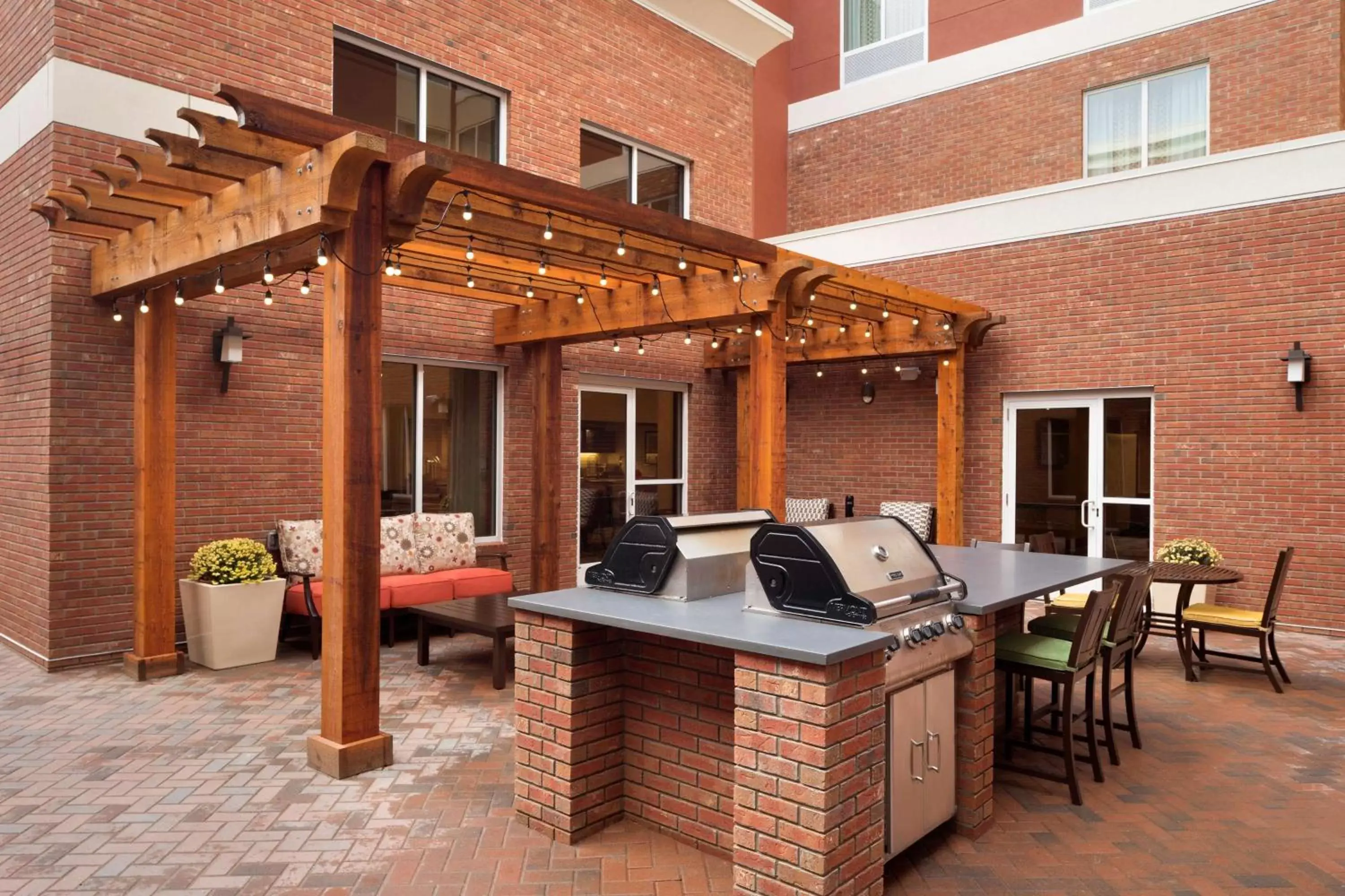 Patio in Homewood Suites by Hilton Kalamazoo-Portage