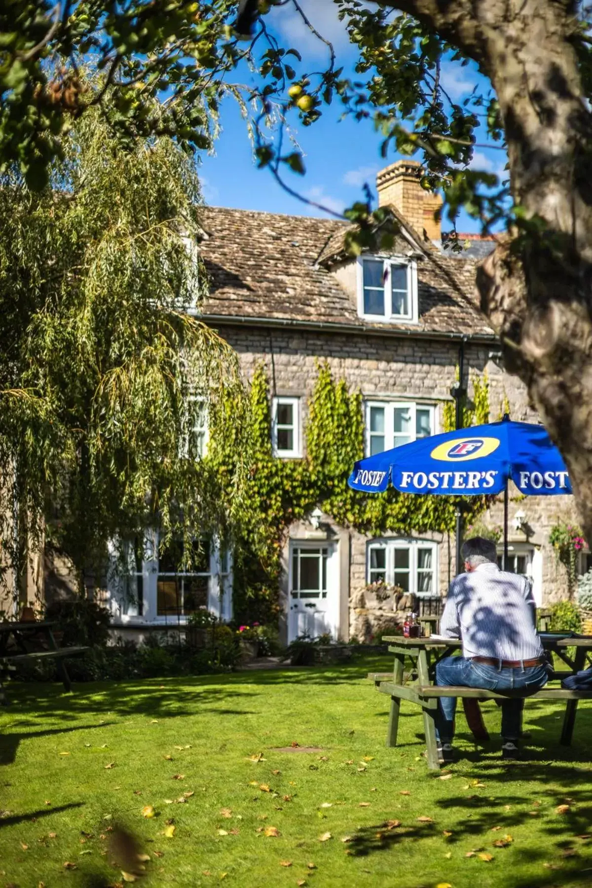 Property Building in Amberley Inn