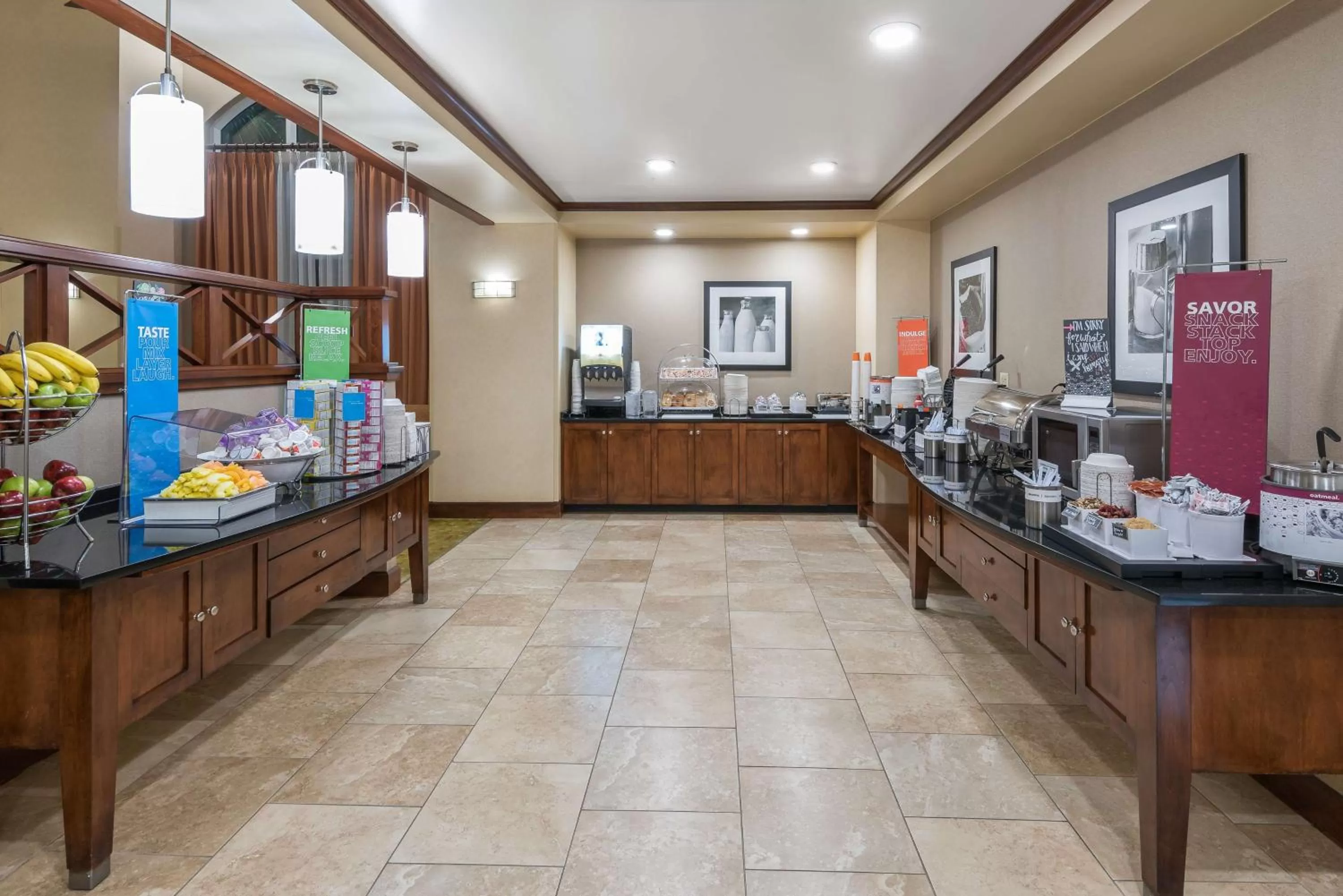 Dining area in Hampton Inn & Suites Florence-North-I-95