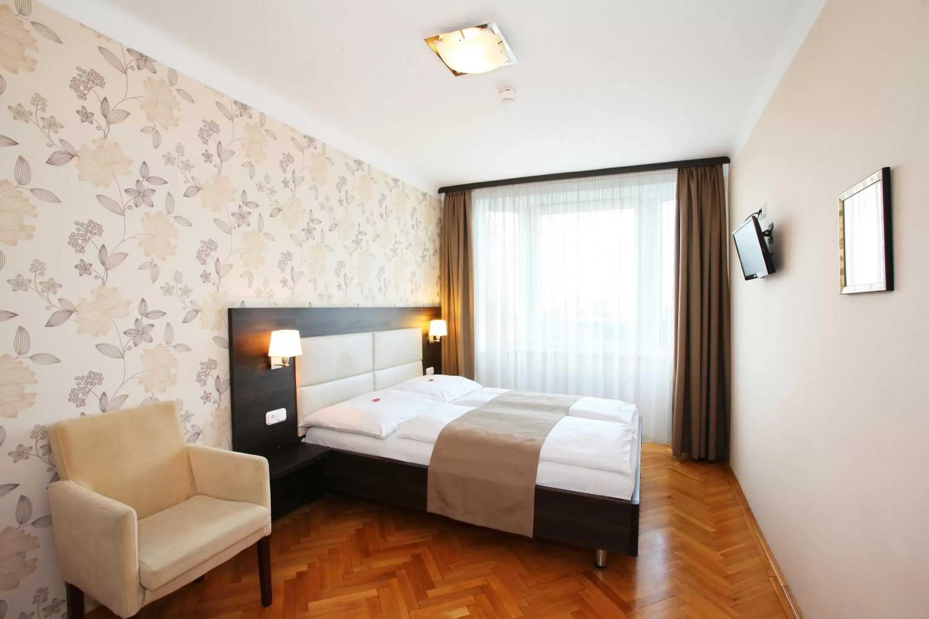 Bedroom, Room Photo in Medos Hotel