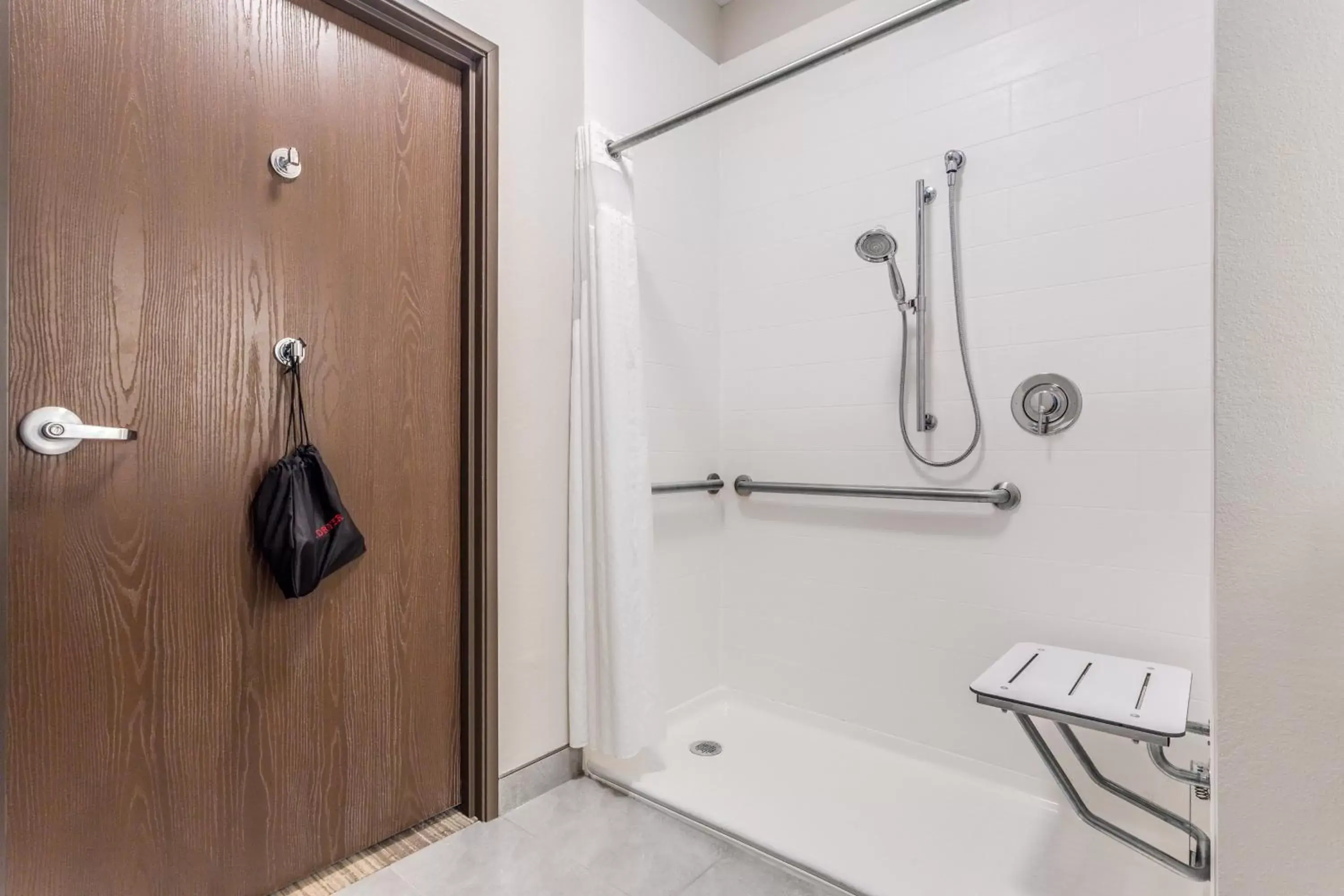 King Room - Hearing Accessible - Roll-in Shower in Holiday Inn Express Hotel & Suites Eau Claire North, an IHG Hotel