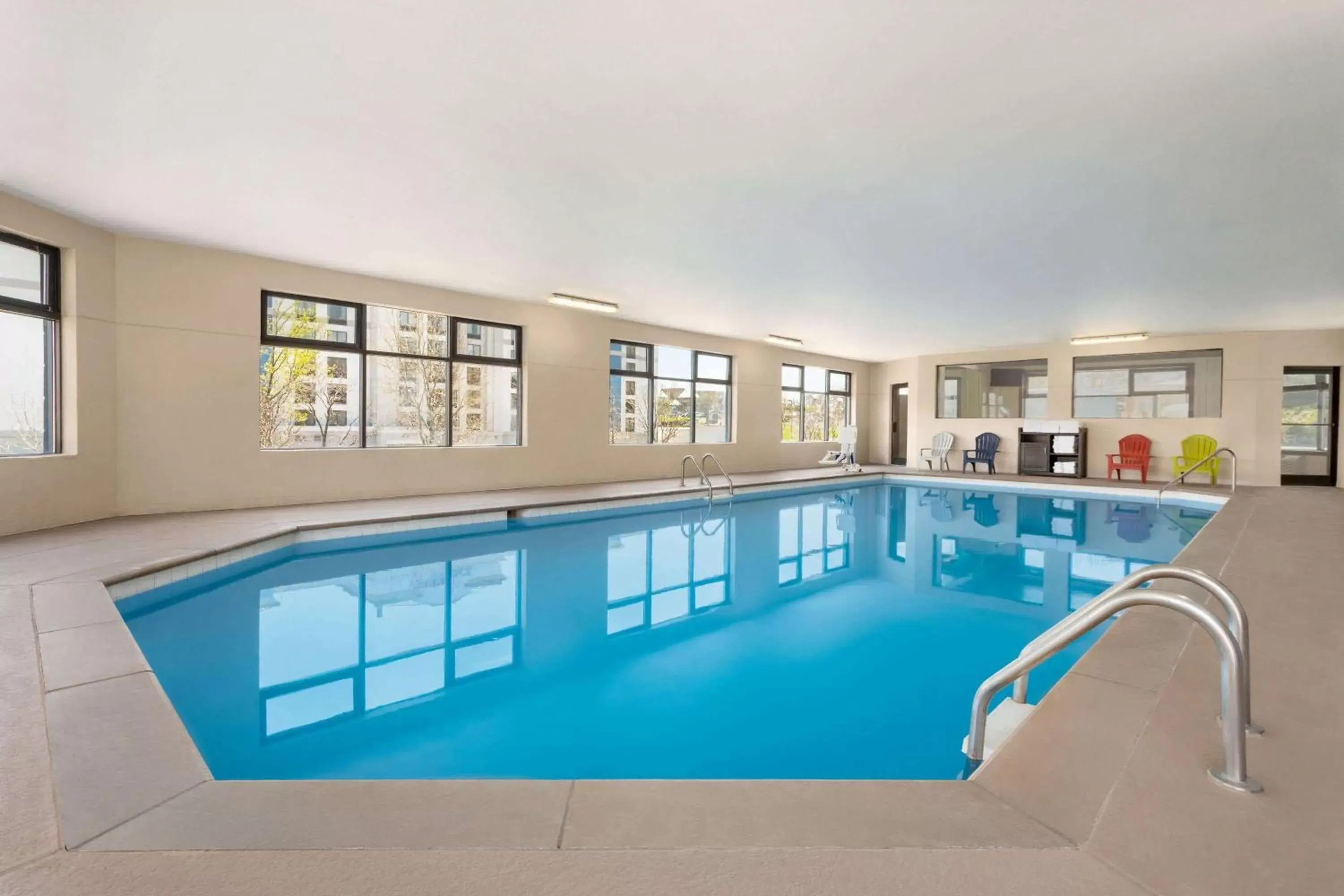 On site, Swimming Pool in Super 8 by Wyndham Nashville Airport North