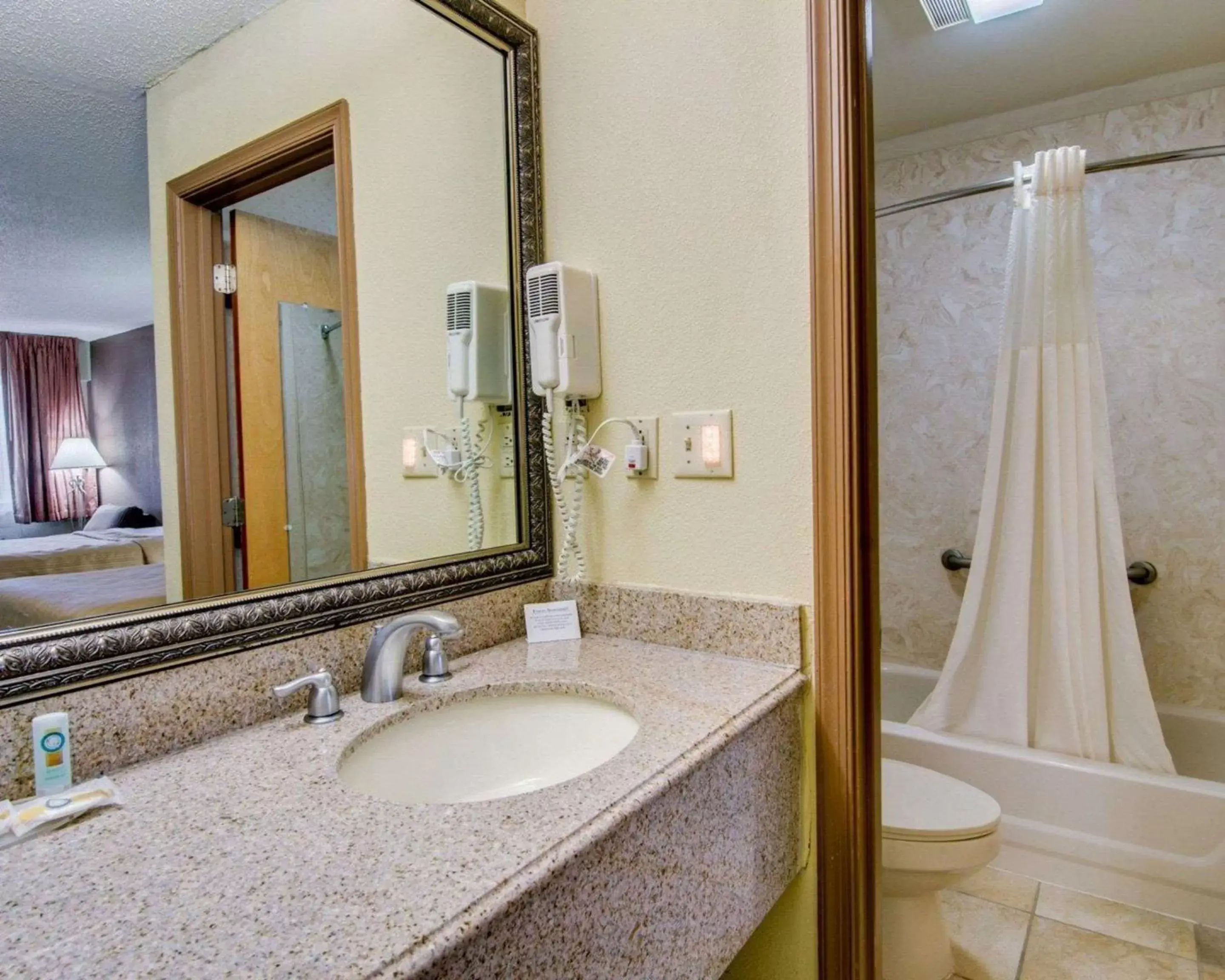 Bathroom in Quality Inn Salem - I-81