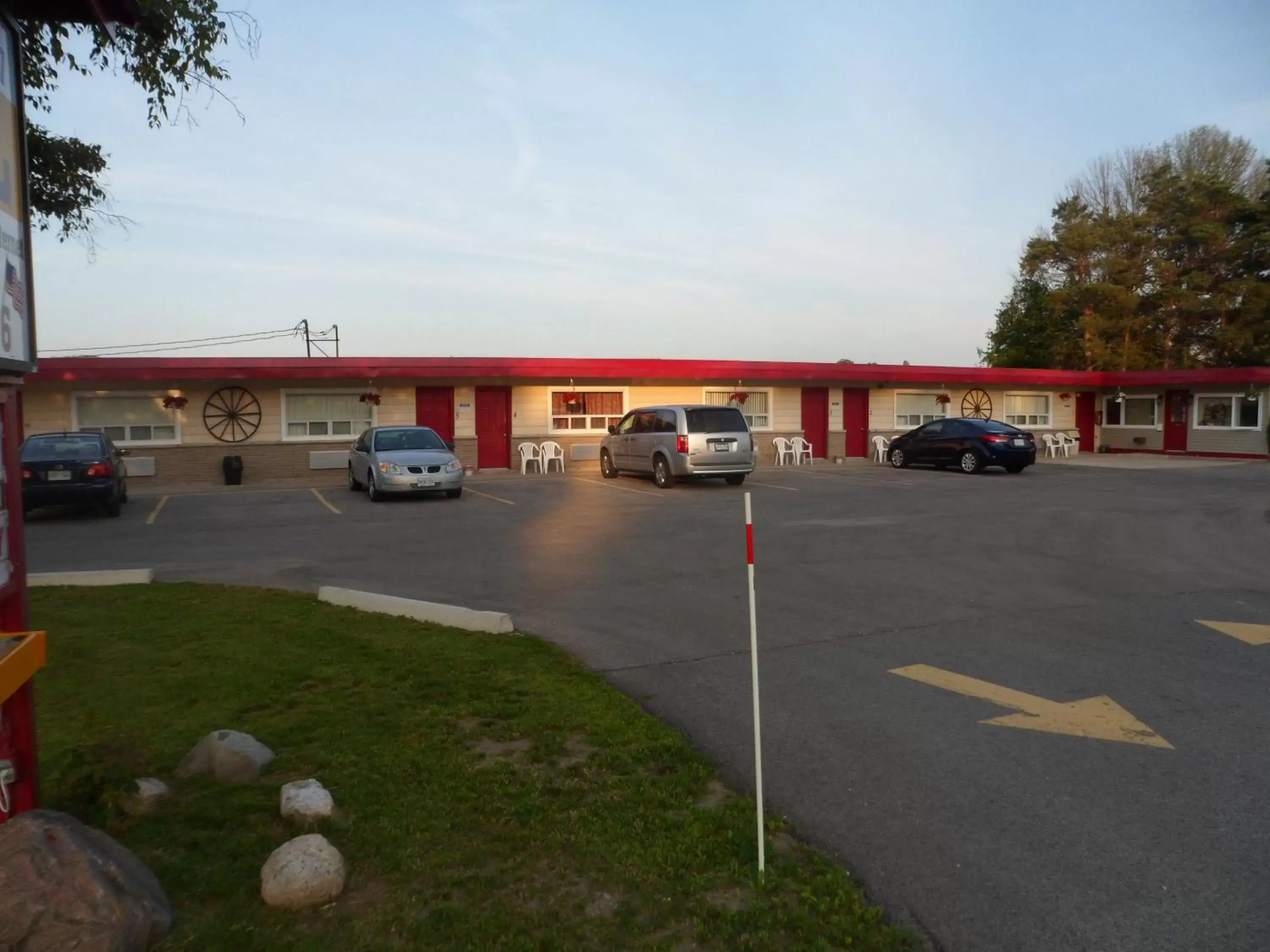 Property Building in The Silver Birch Motel