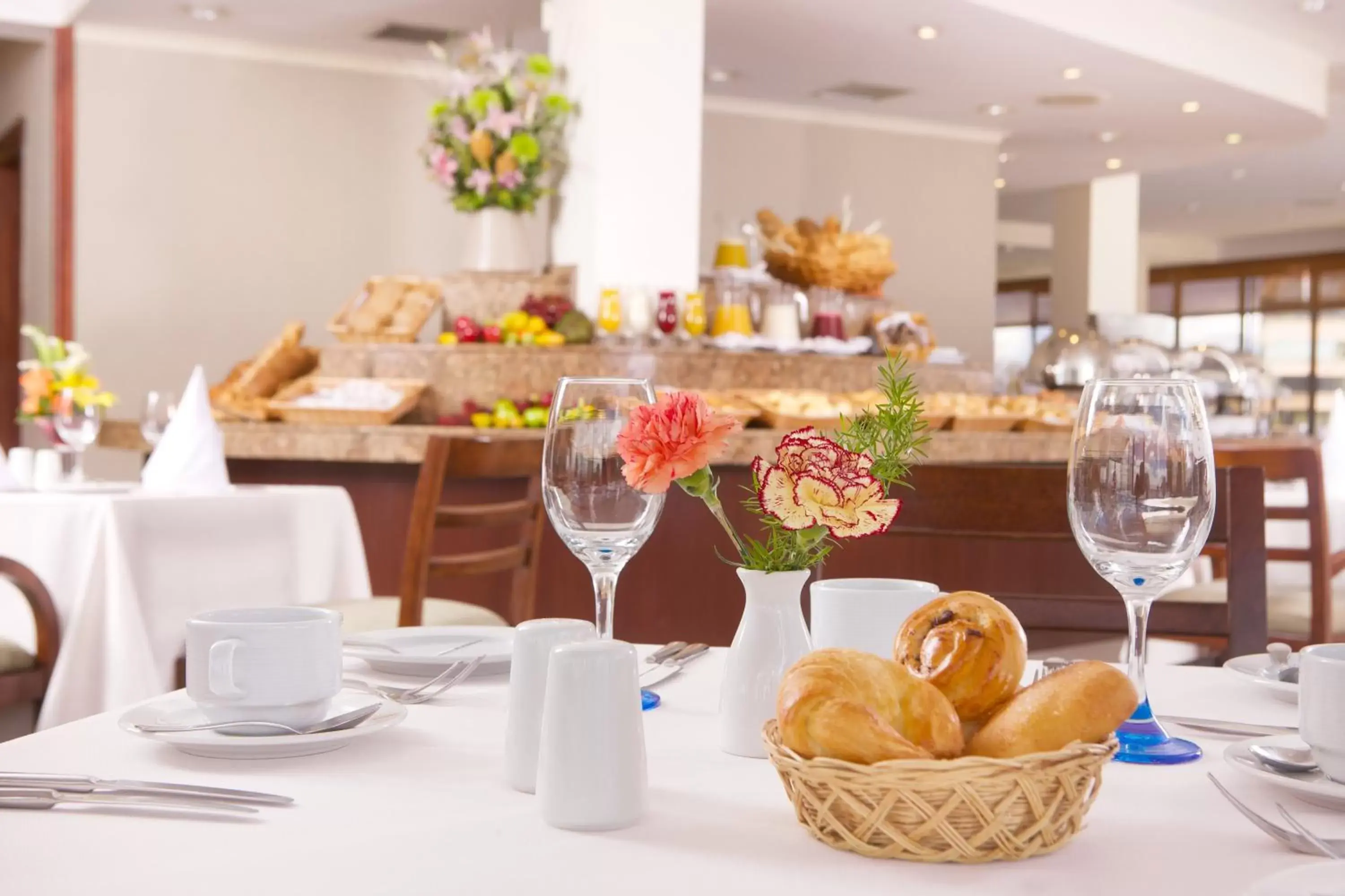 Breakfast, Restaurant/Places to Eat in Hotel Quito