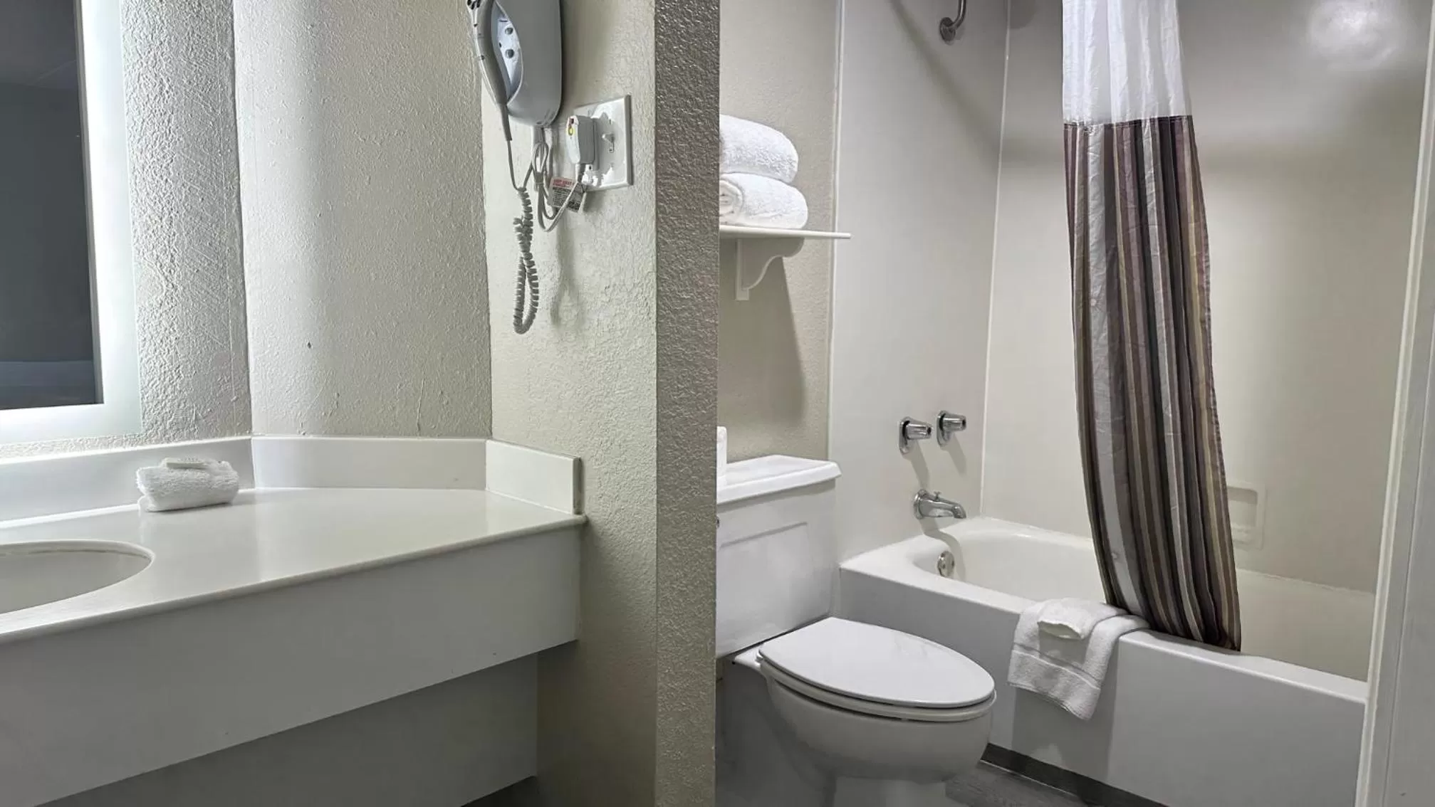 Bathroom in La Quinta Inn by Wyndham San Diego Vista