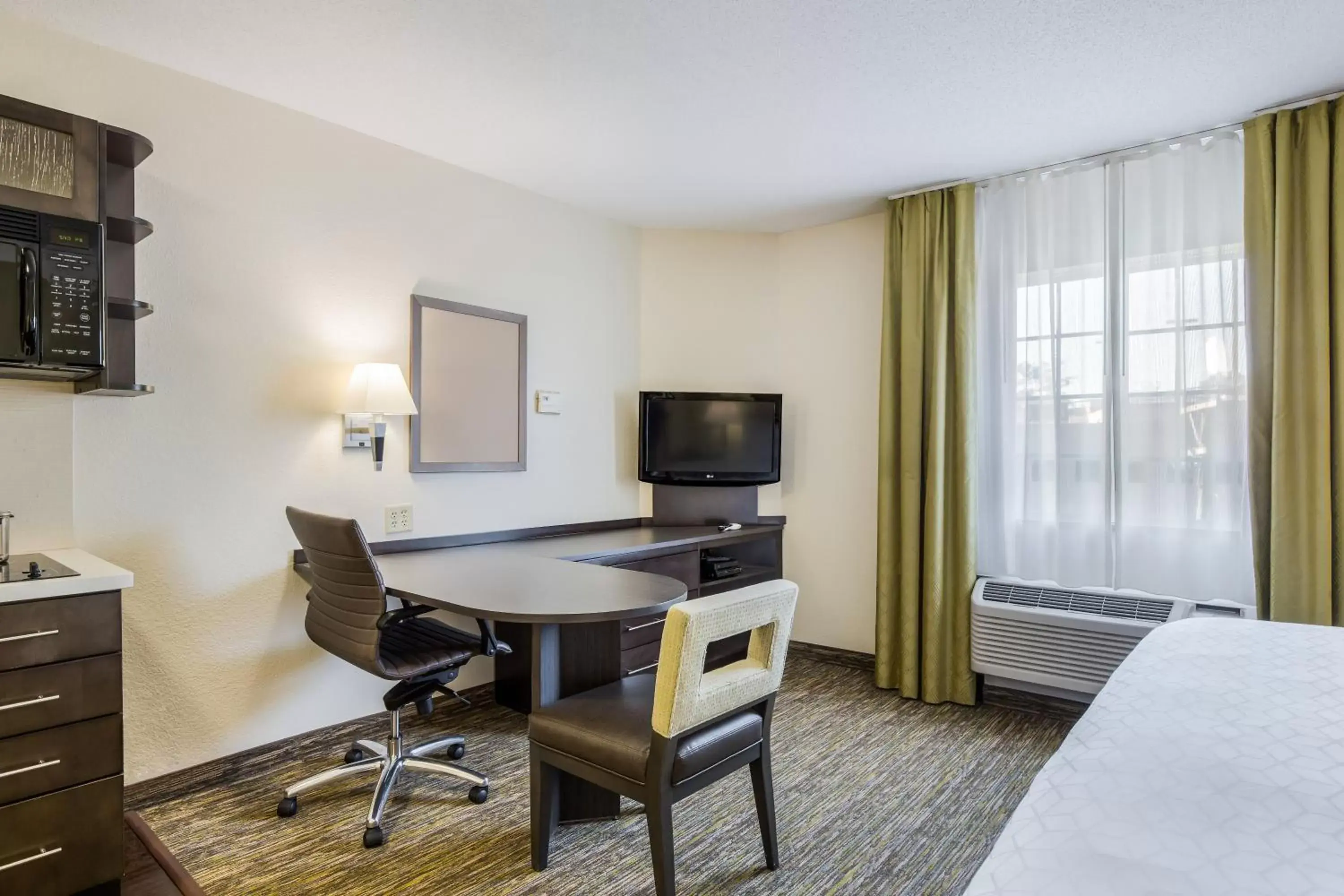 Bedroom, Bed in Candlewood Suites Virginia Beach Town Center by IHG Bedroom, Bed in Candlewood Suites Virginia Beach Town Center by IHG