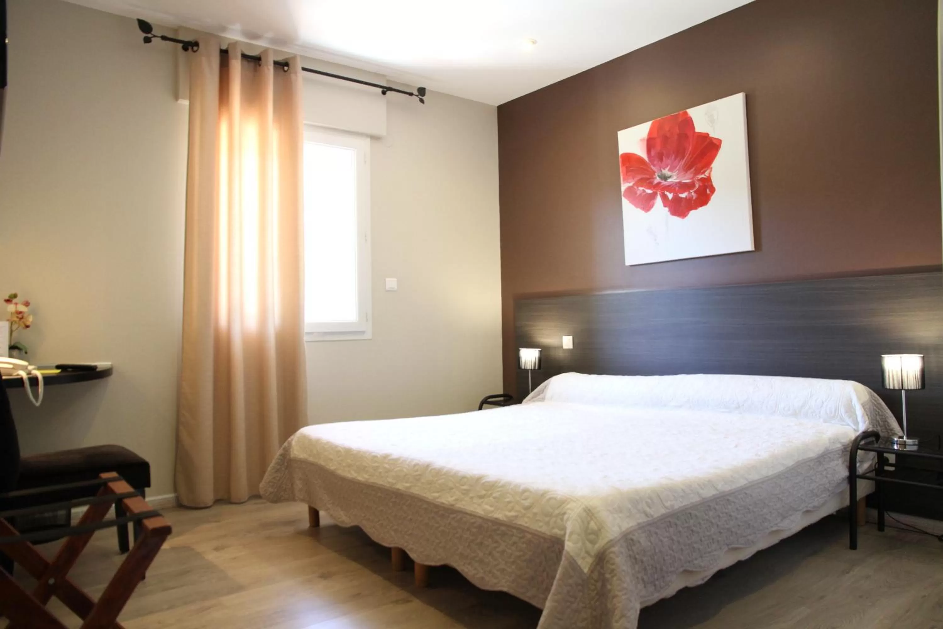 Photo of the whole room, Bed in Hotel Saint Germain