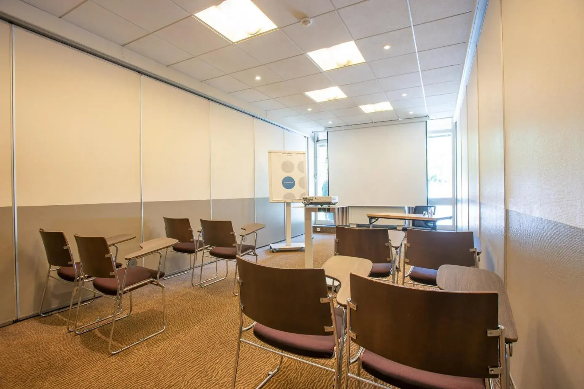 Meeting/conference room in Novotel Aix-en-Provence Beaumanoir