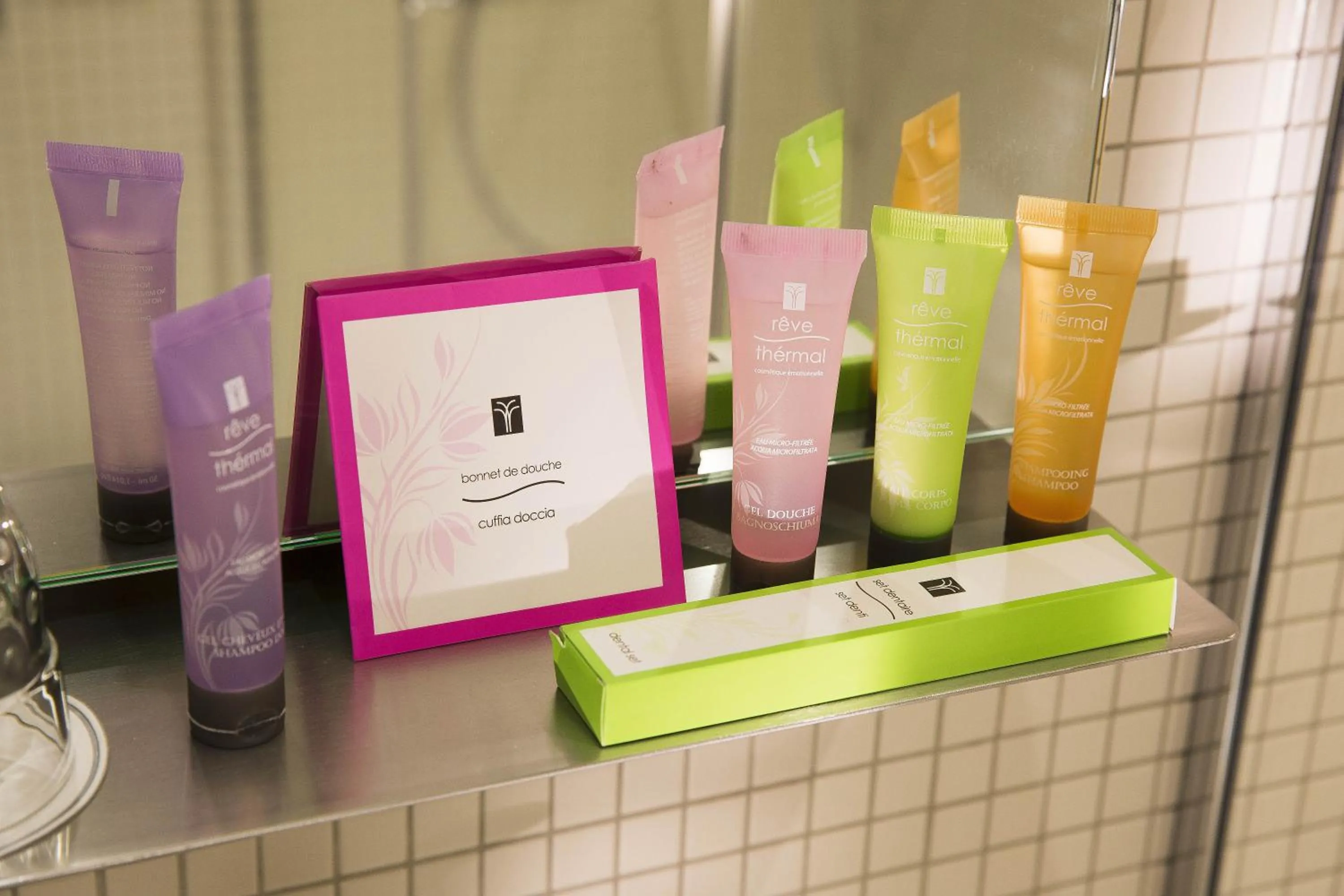 Bathroom in Hôtel Cordelia Opéra-Madeleine