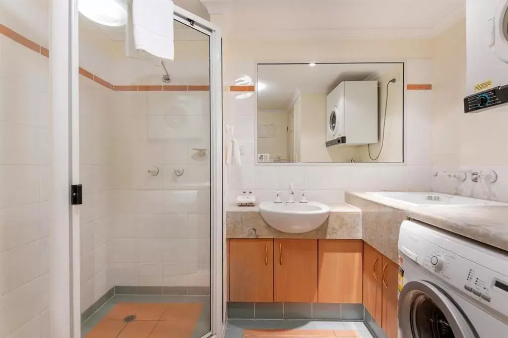 Shower, Bathroom in Mid City Luxury Suites