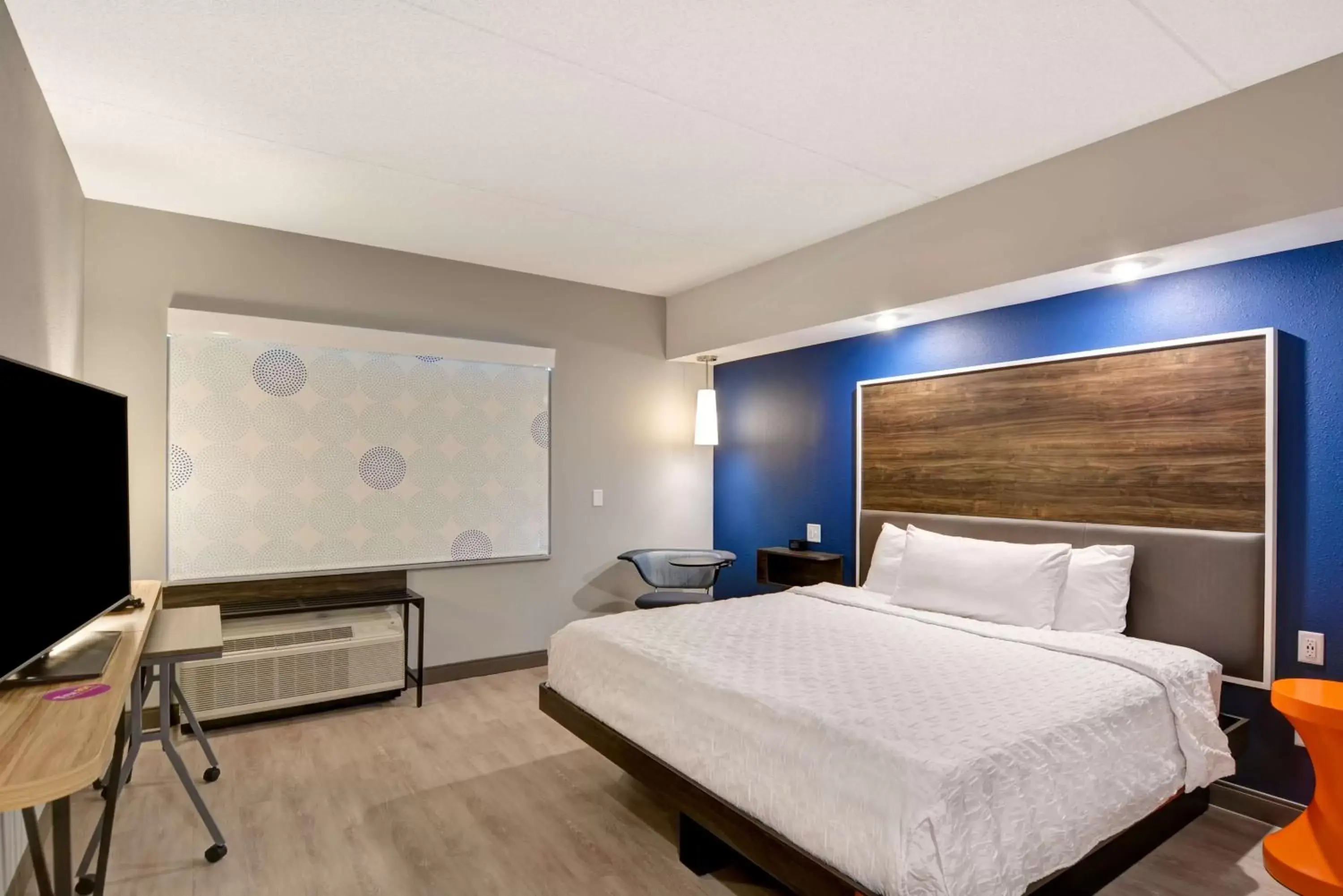 Bedroom, Bed in Tru by Hilton Syracuse North Airport Area