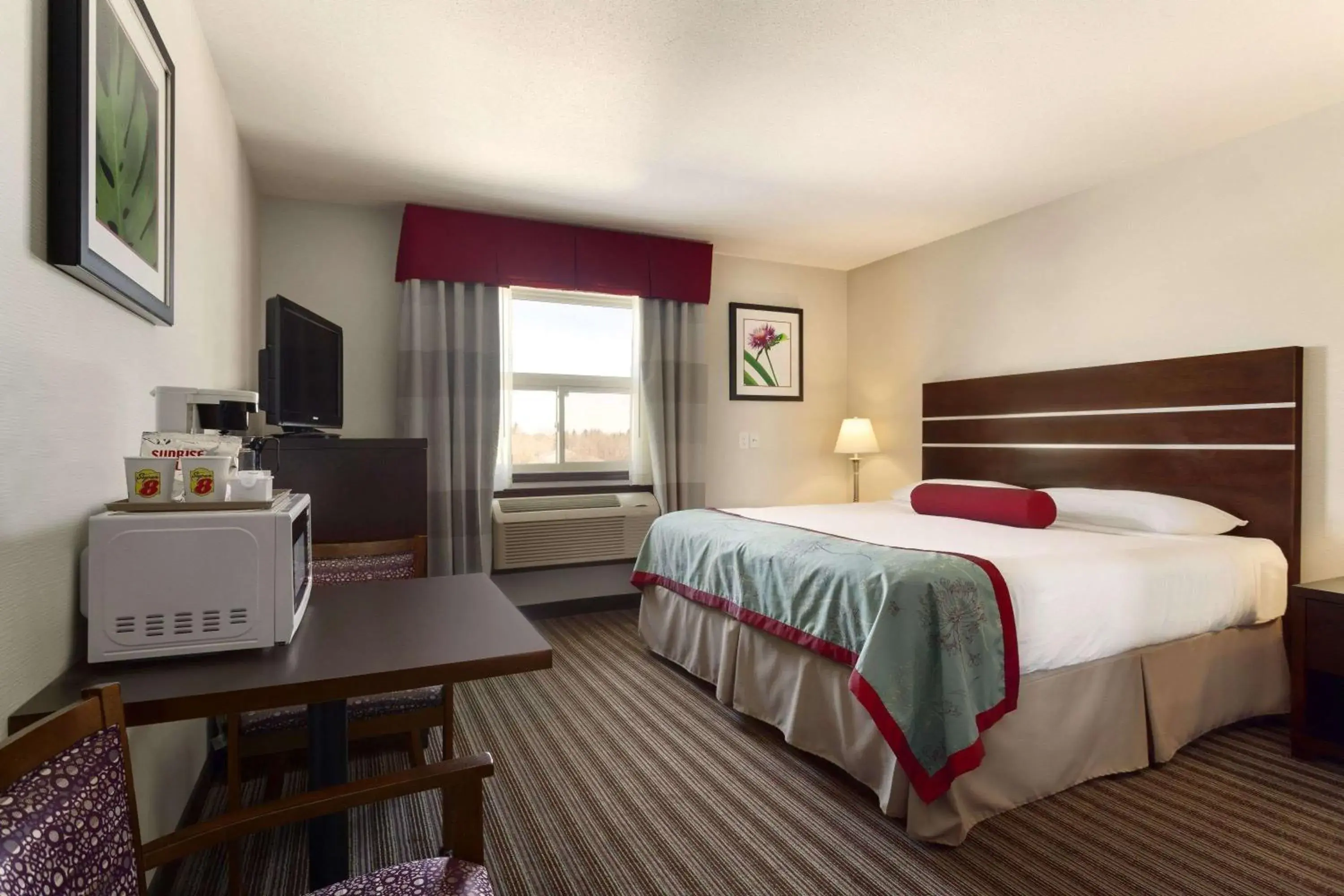 Photo of the whole room in Super 8 by Wyndham Saskatoon Near Downtown