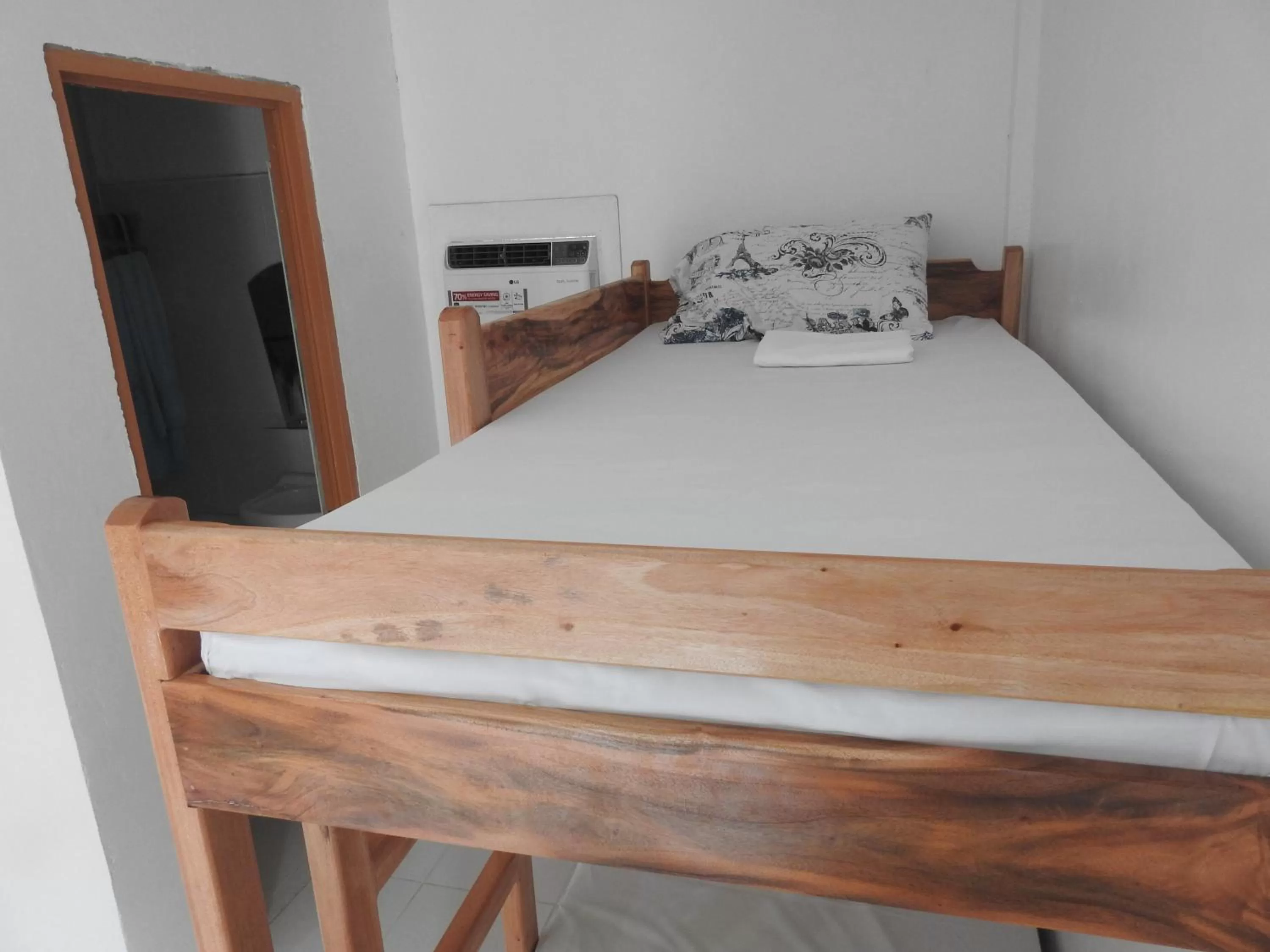 bunk bed, Bed in Pacifico Seaside Lodge