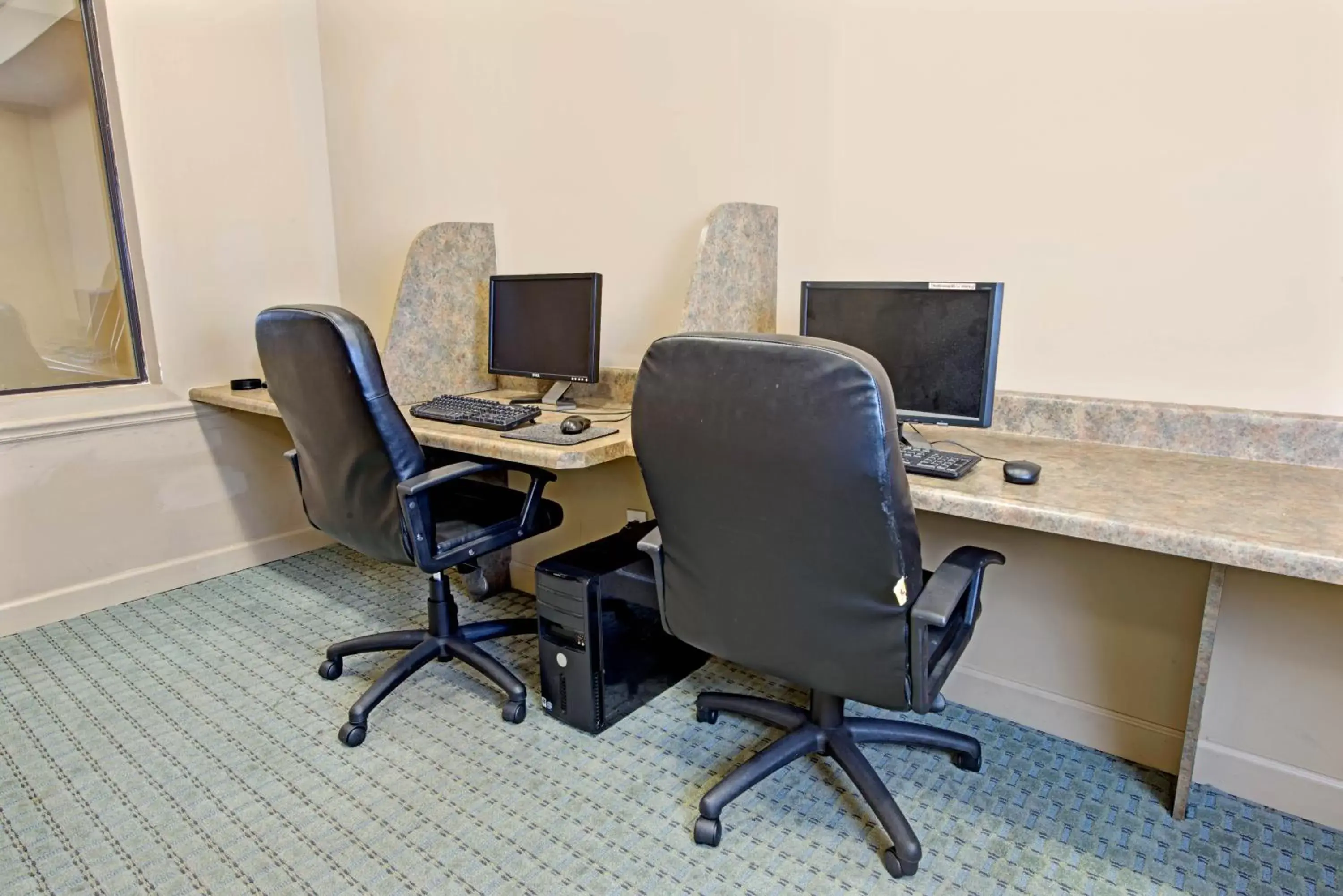 Business facilities, Business Area/Conference Room in Days Inn by Wyndham Downtown St. Louis