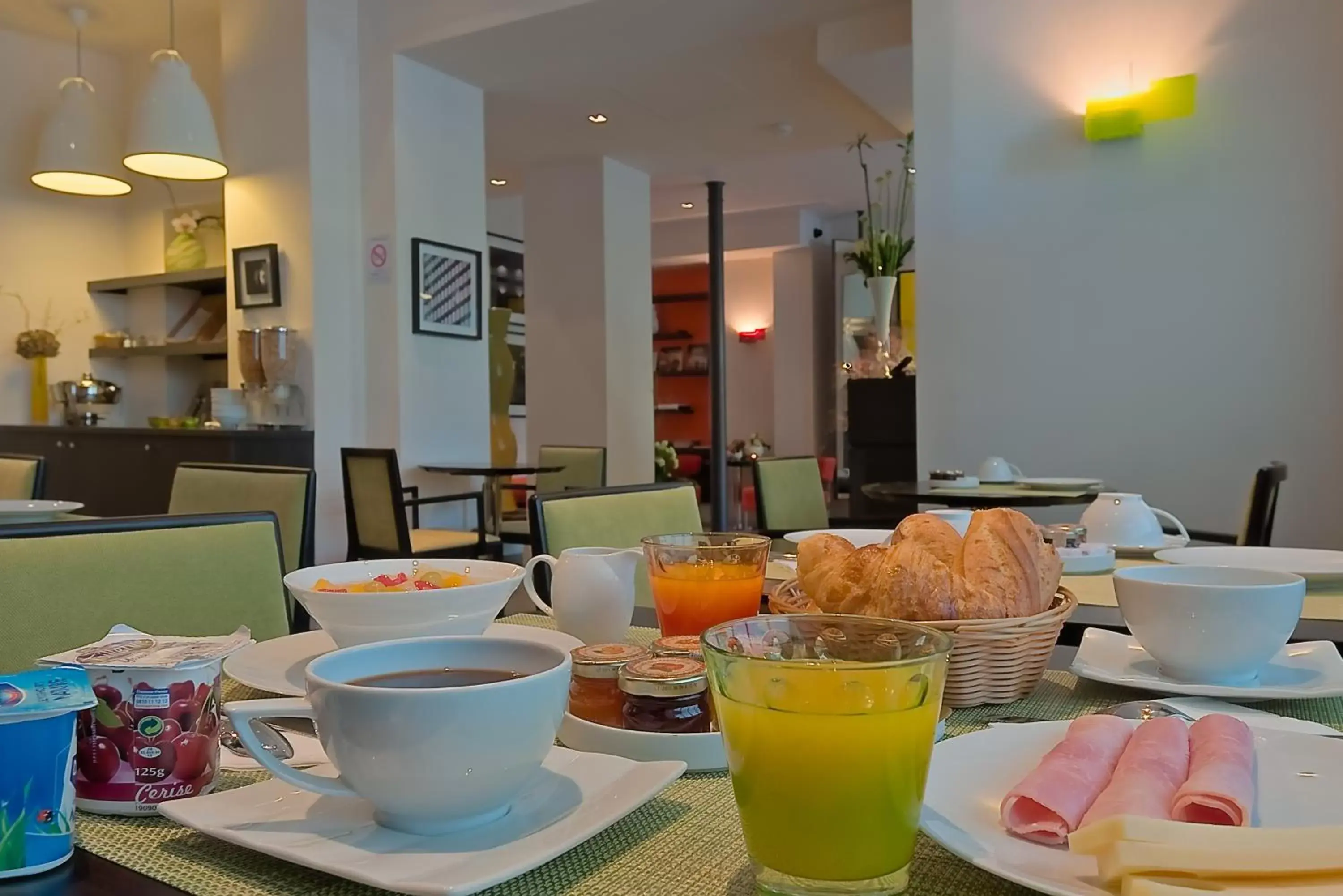 Restaurant/places to eat, Breakfast in Hôtel Marais Bastille