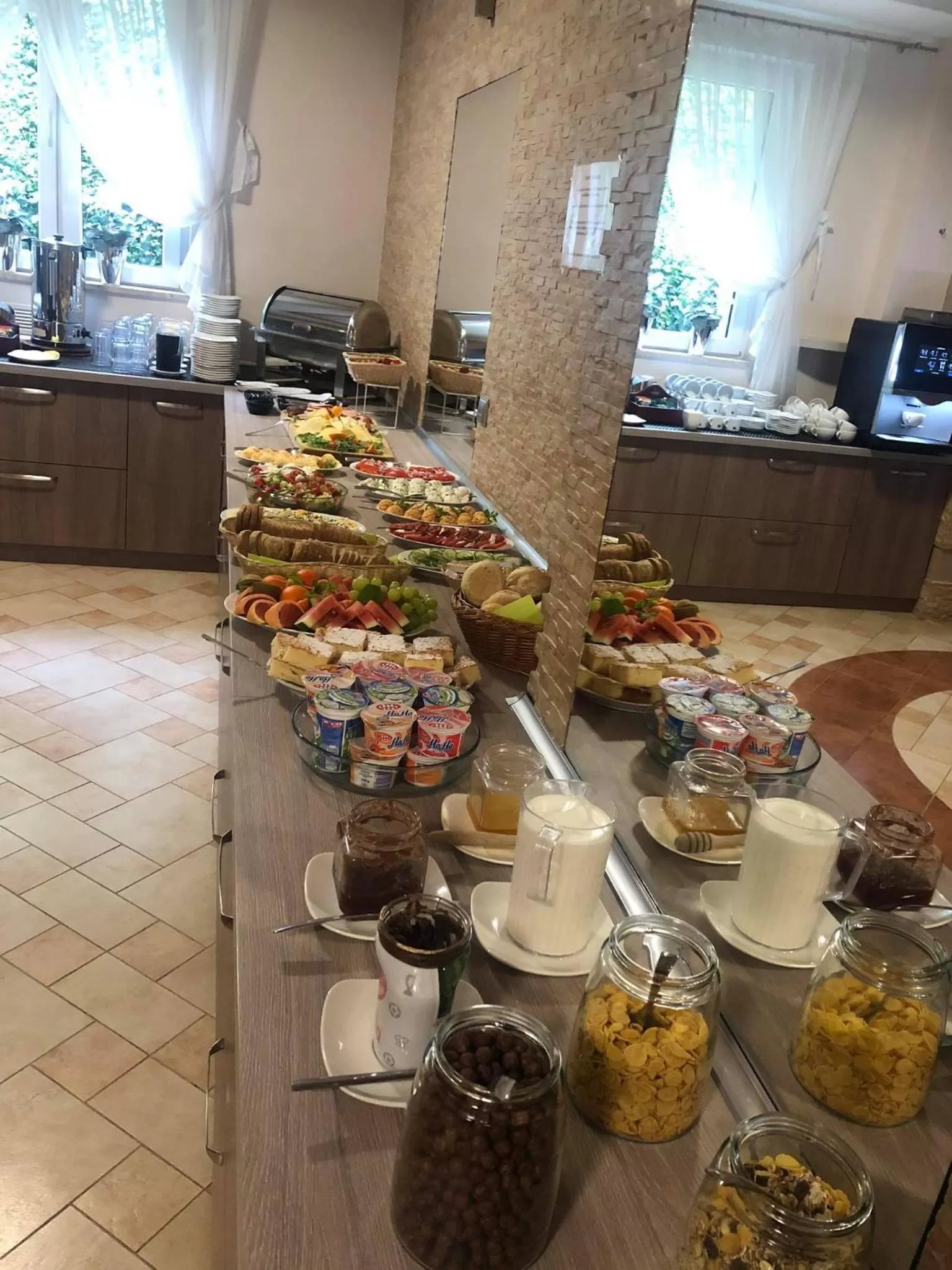 Food and drinks in Centrum Green Hill Business & SPA