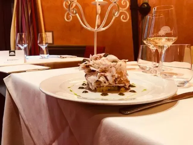 Restaurant/Places to Eat in Albergo Cappello