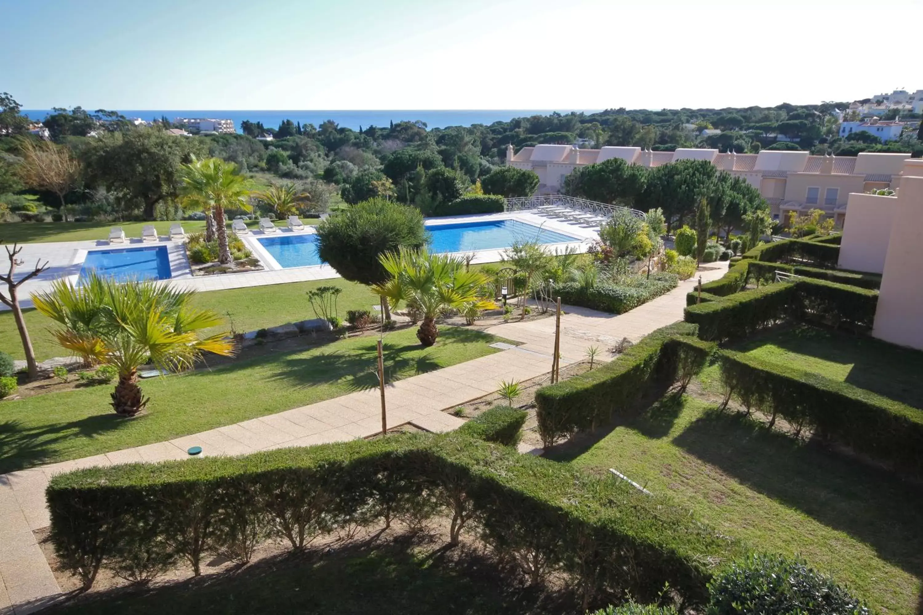 Garden, Pool View in Pinheiros da Balaia Villas