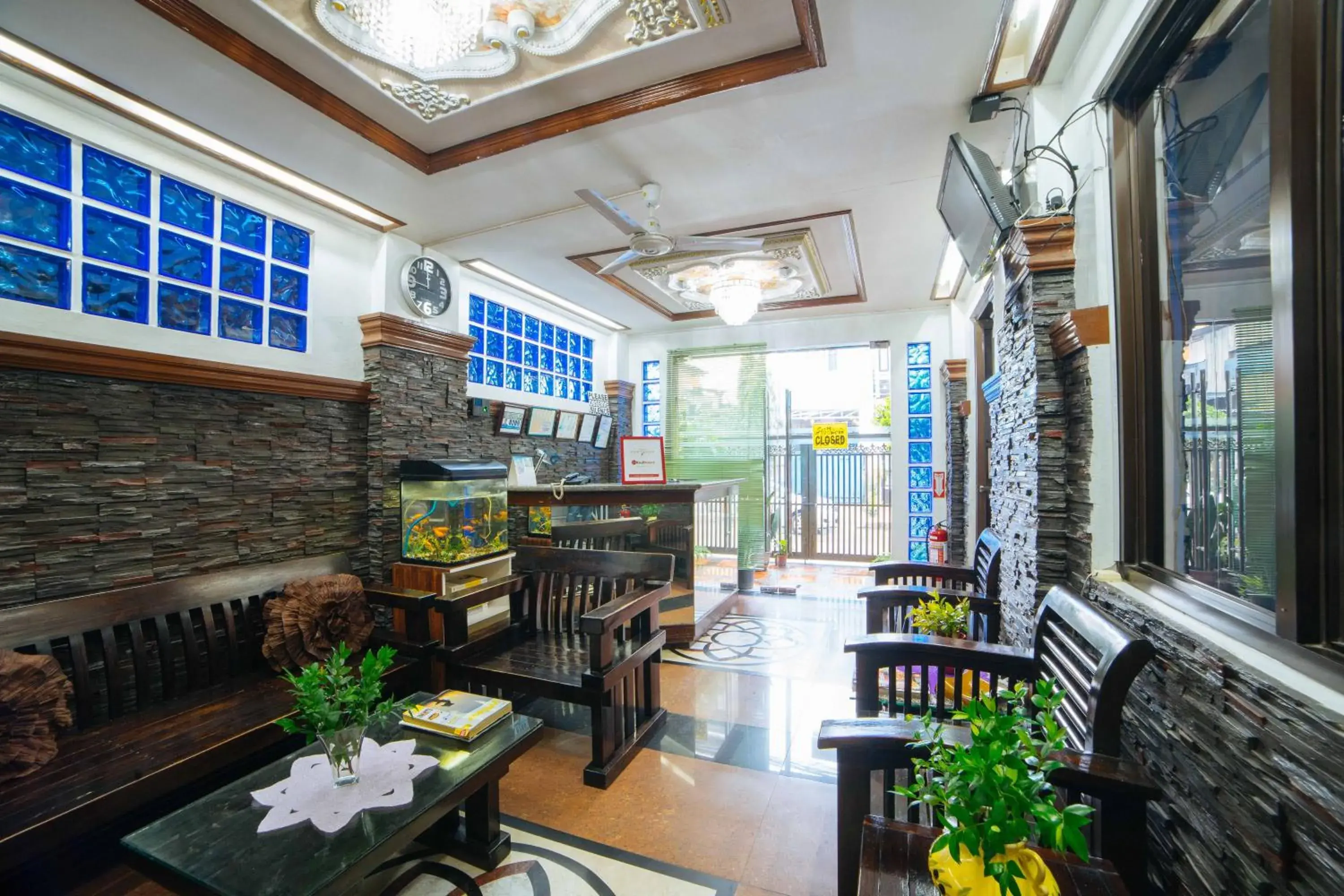 Lobby or reception in L Mansion 2 Palanan Makati City