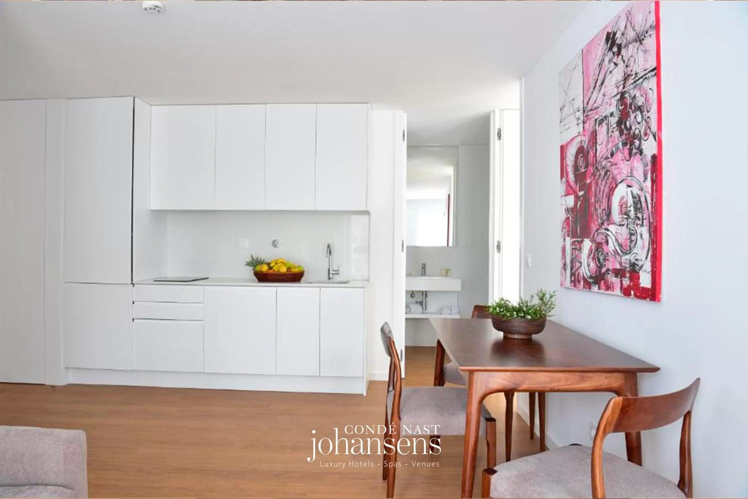 Kitchen or kitchenette in Casa Melo Alvim - by Unlock Hotels