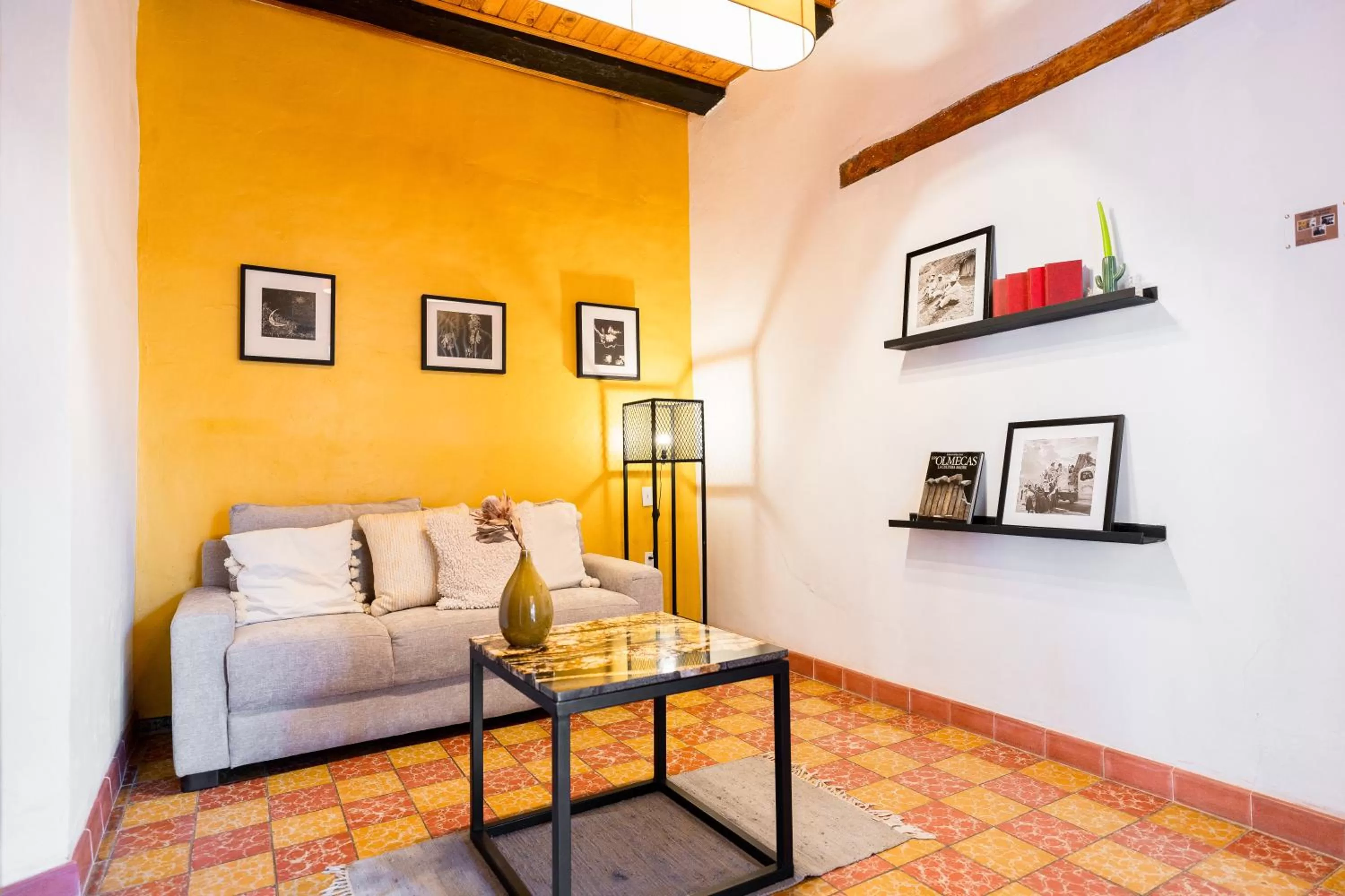 Living room in Casa I. Madero