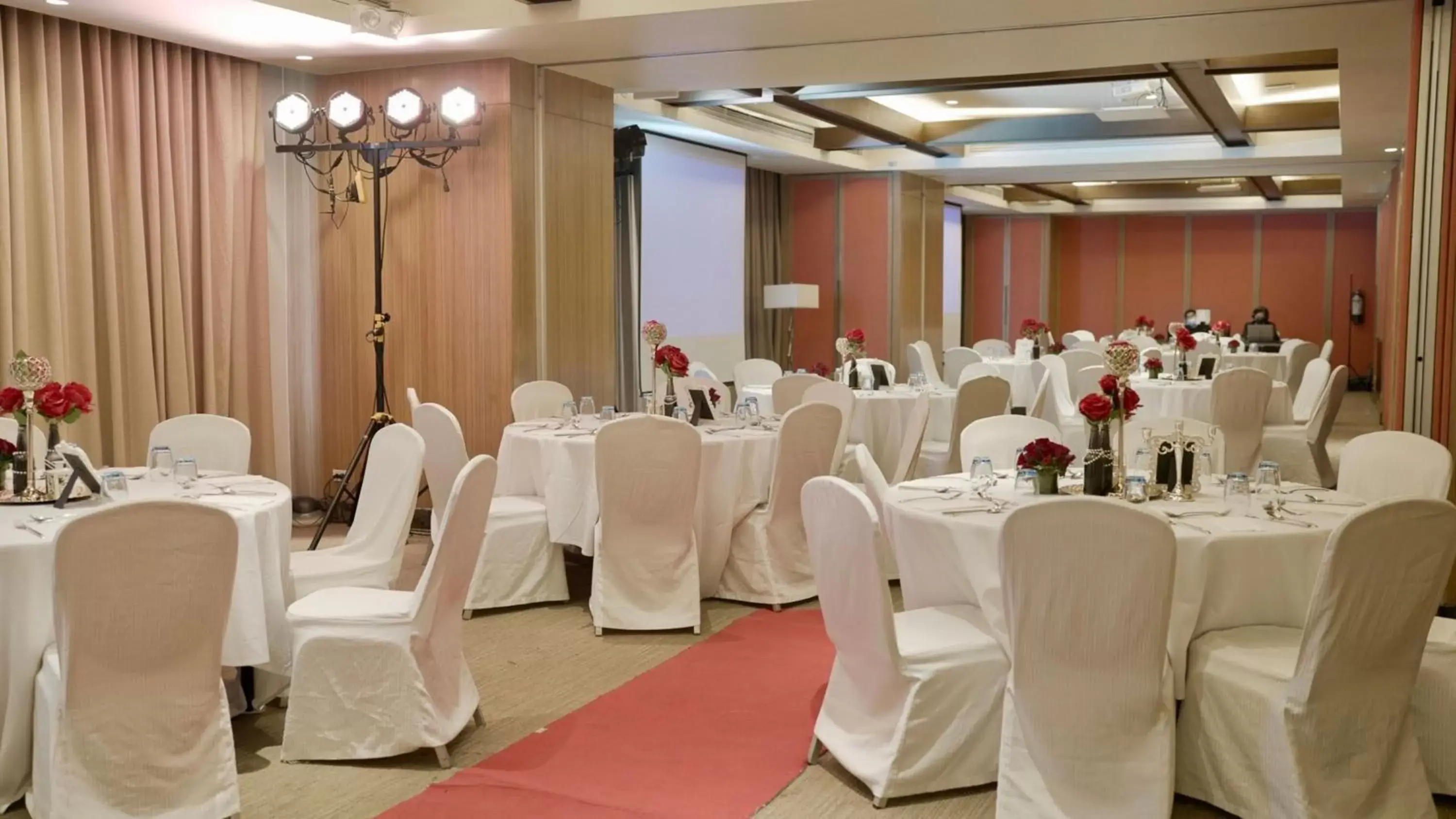 Meeting/conference room, Banquet Facilities in Holiday Inn & Suites Makati, an IHG Hotel