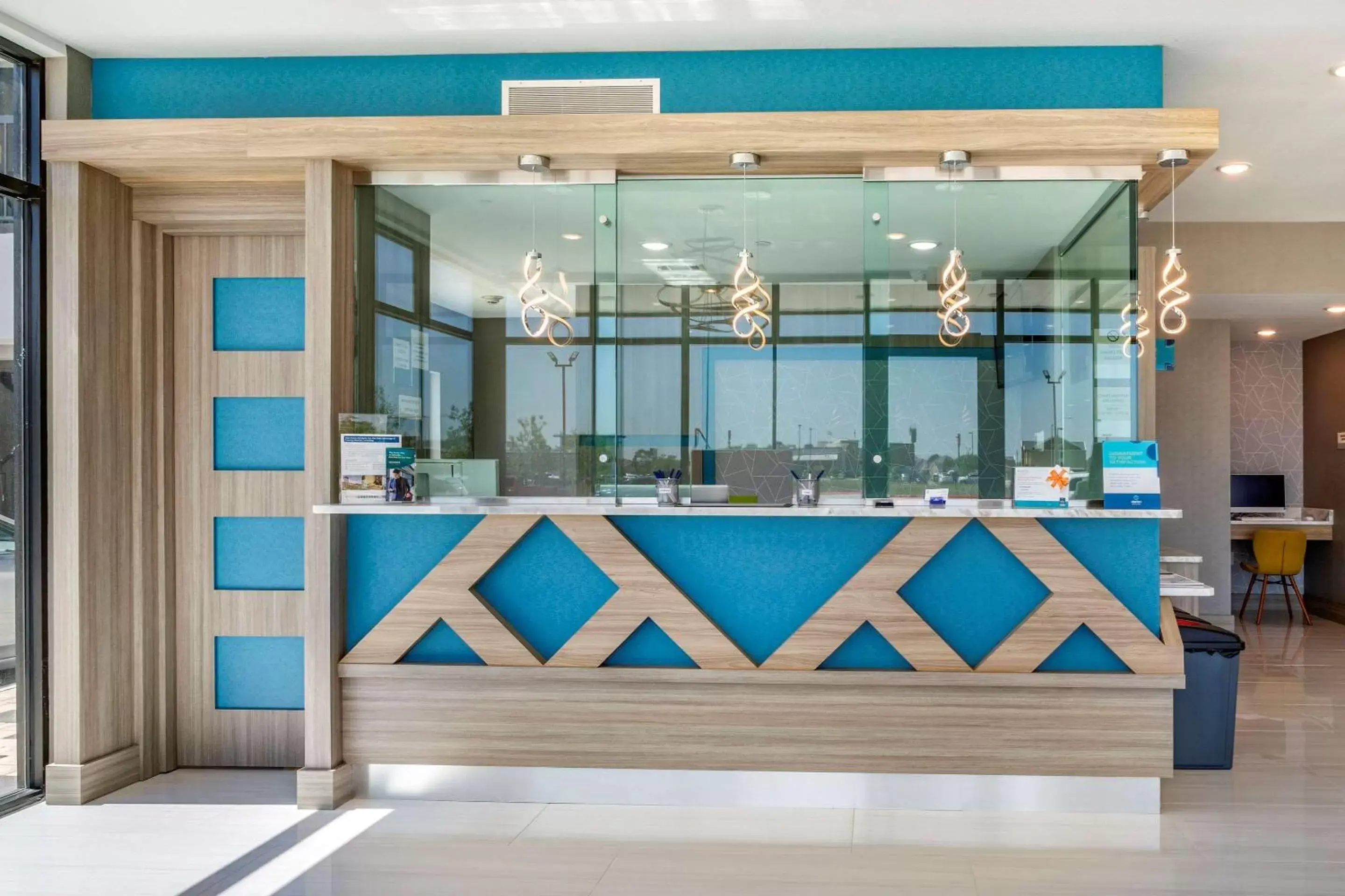 Lobby or reception in Clarion Pointe Port Arthur-Beaumont South Lobby or reception in Clarion Pointe Port Arthur-Beaumont South