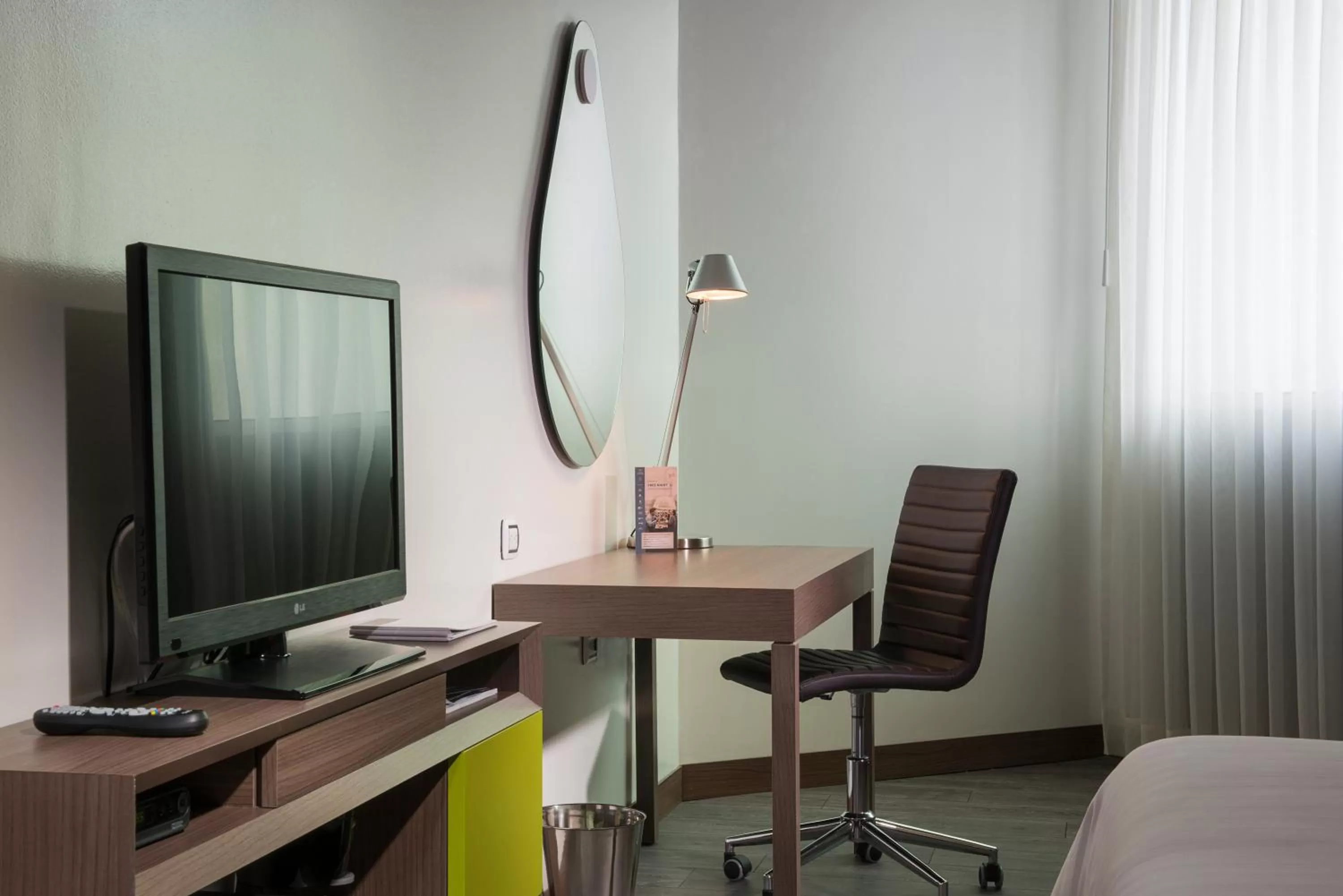 TV and multimedia in Hampton by Hilton Barranquilla