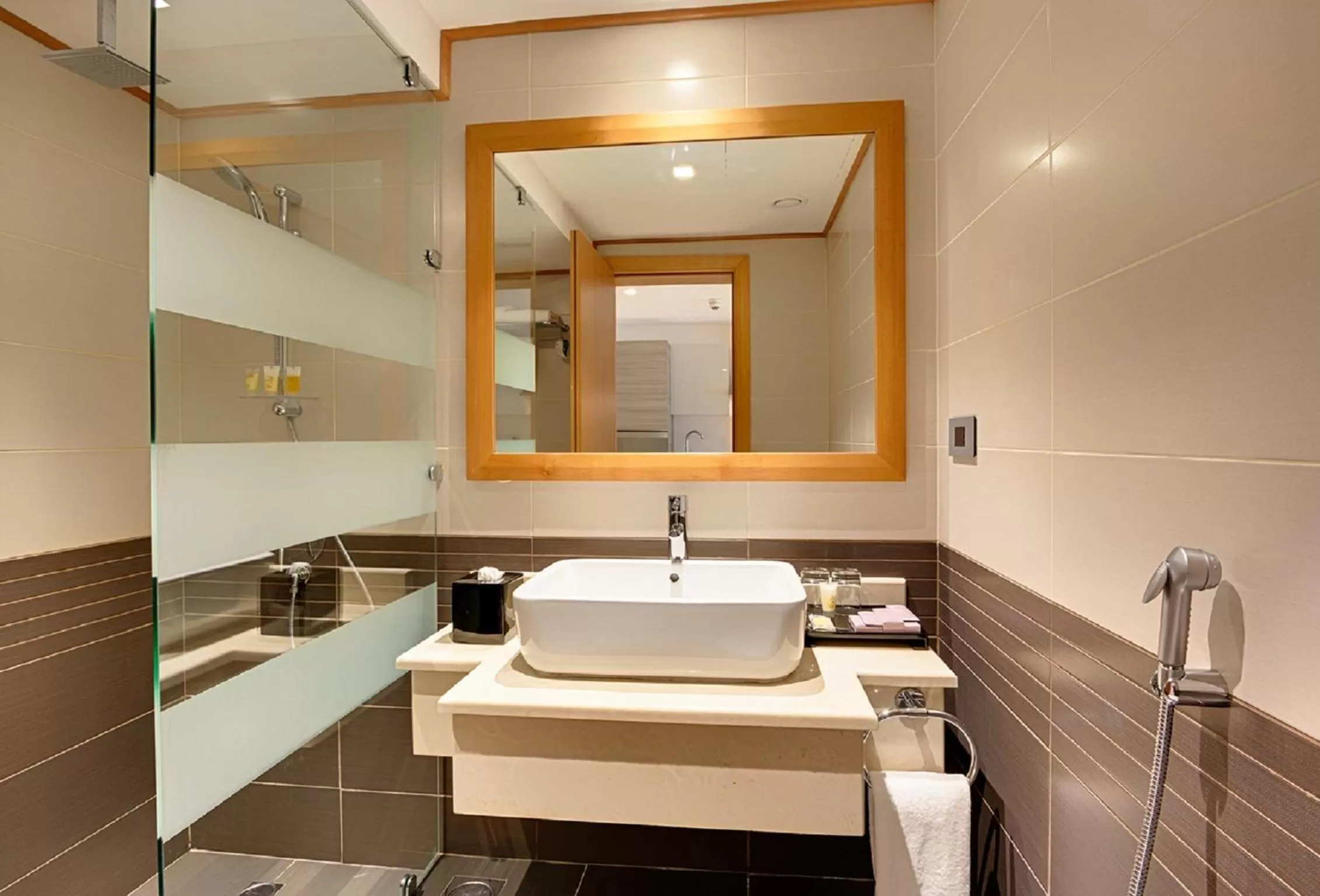 Shower in Spectrums Al Salamah Jeddah