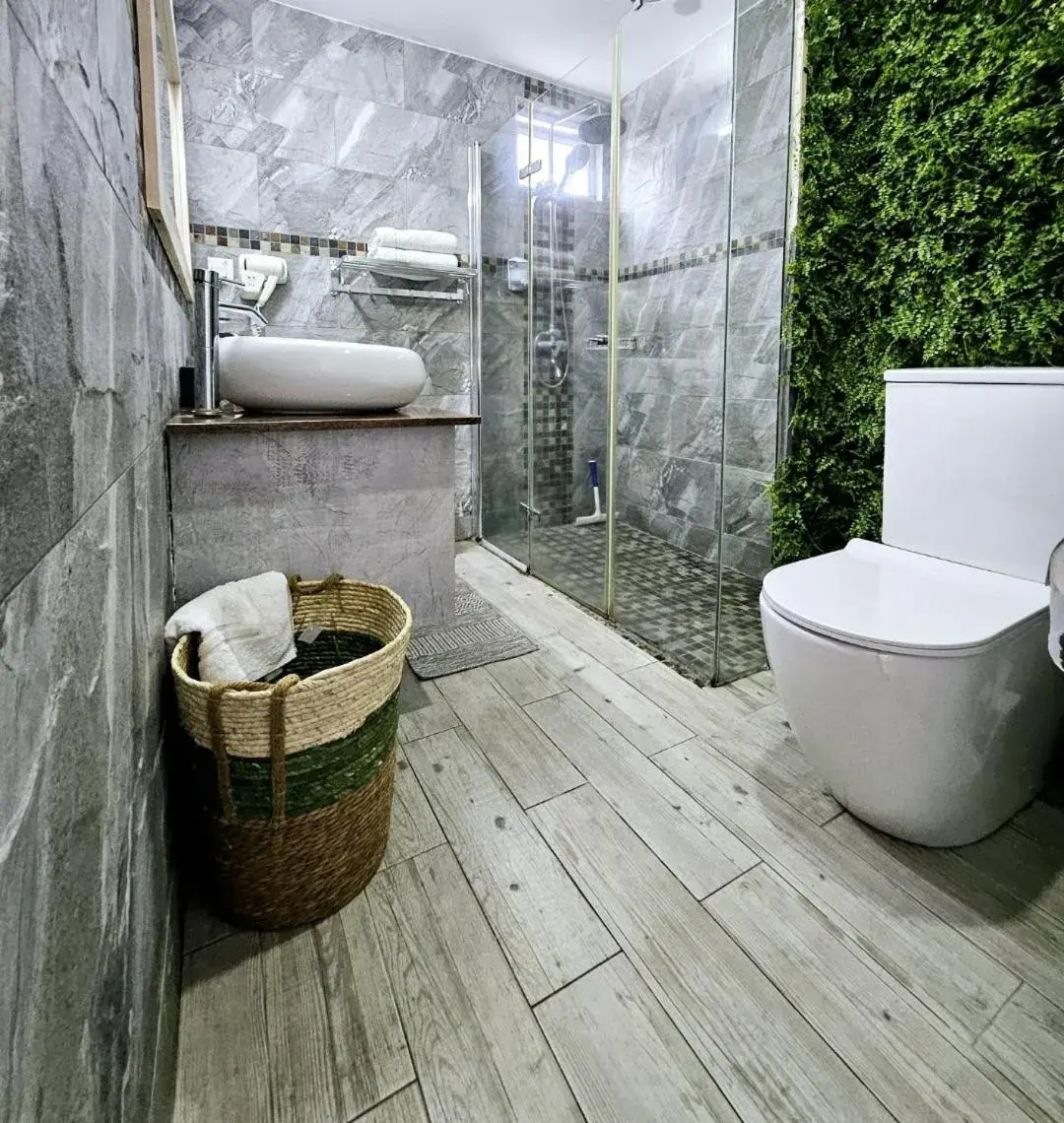 Bathroom in Ocean Villas Apart Hotel