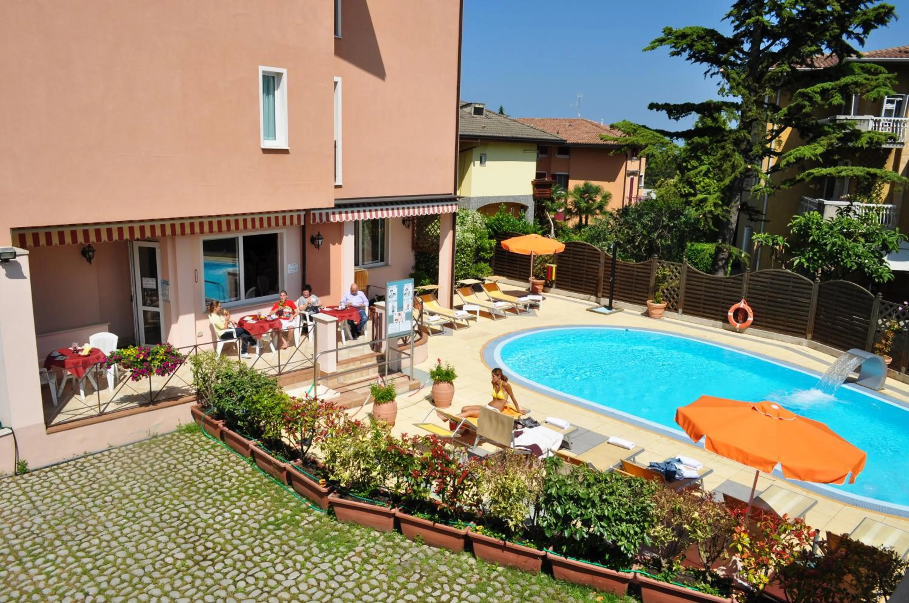 Swimming pool in Hotel Alsazia