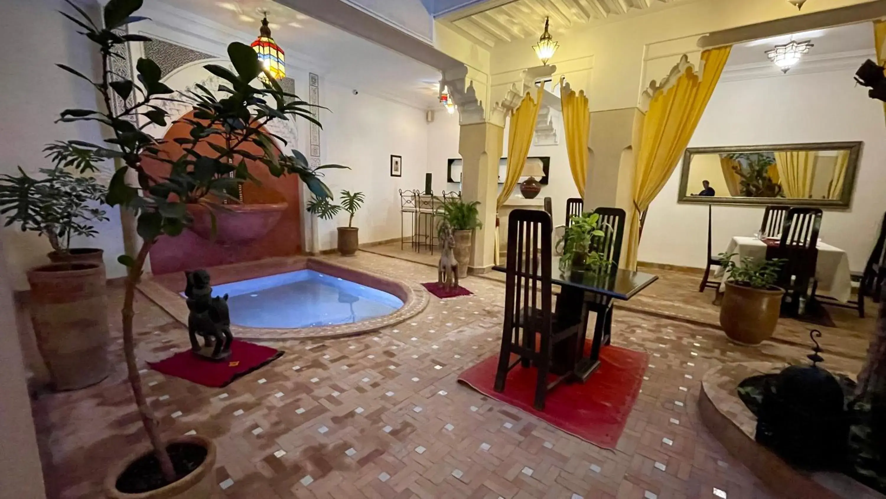 Restaurant/places to eat, Swimming Pool in Riad Dar Foundouk and Spa