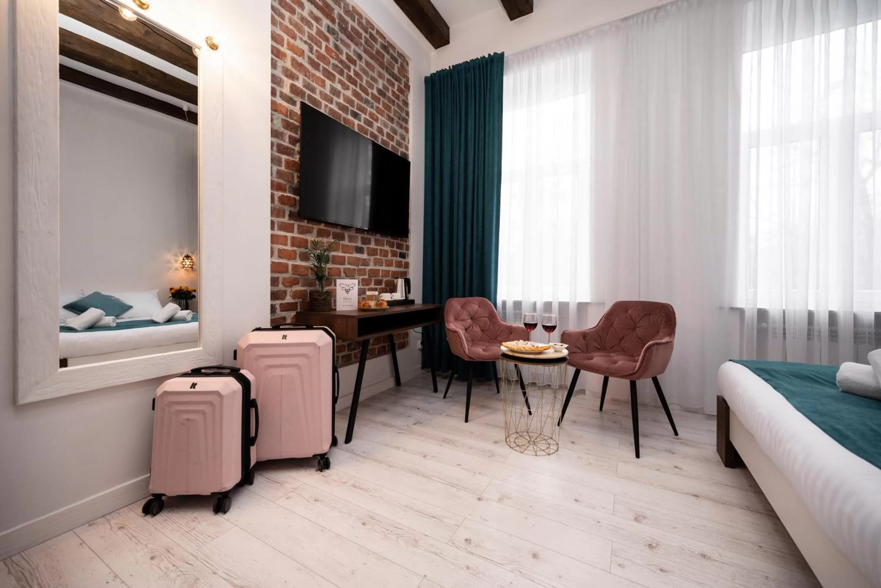 TV and multimedia in Hive Family House