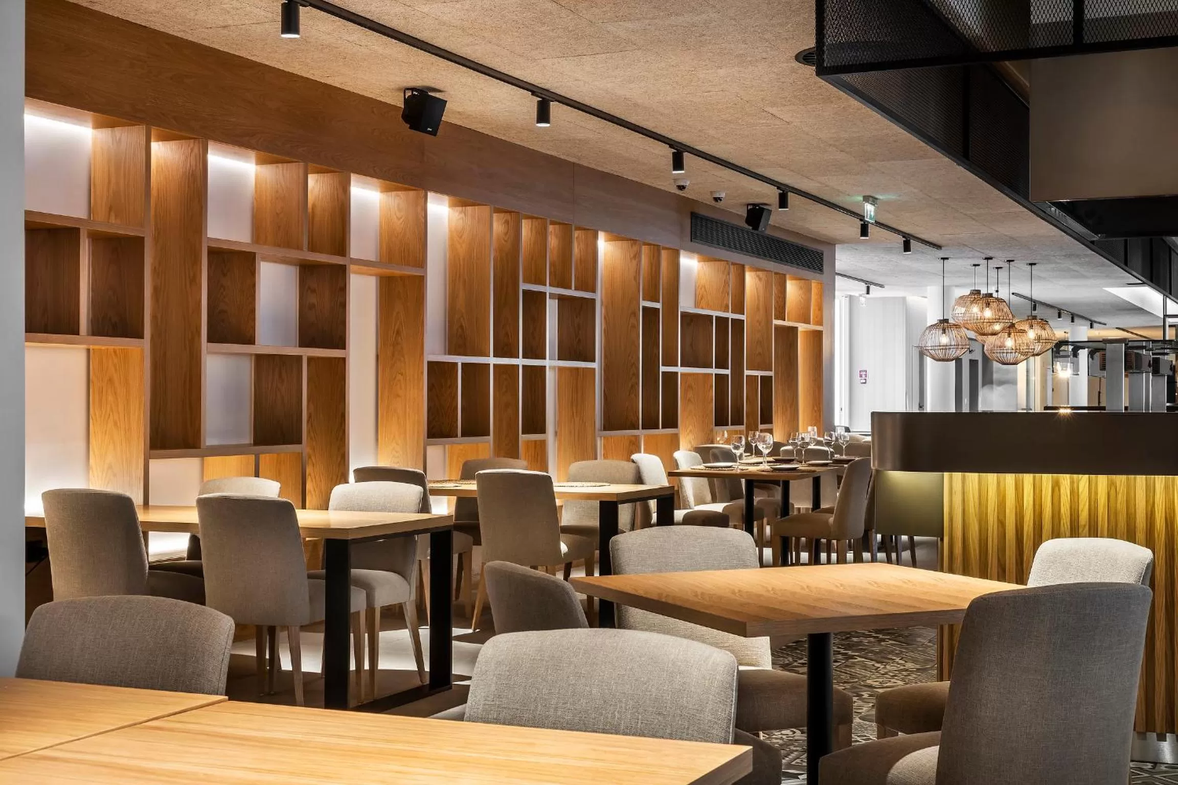 Restaurant/places to eat in The Patio Suite Hotel