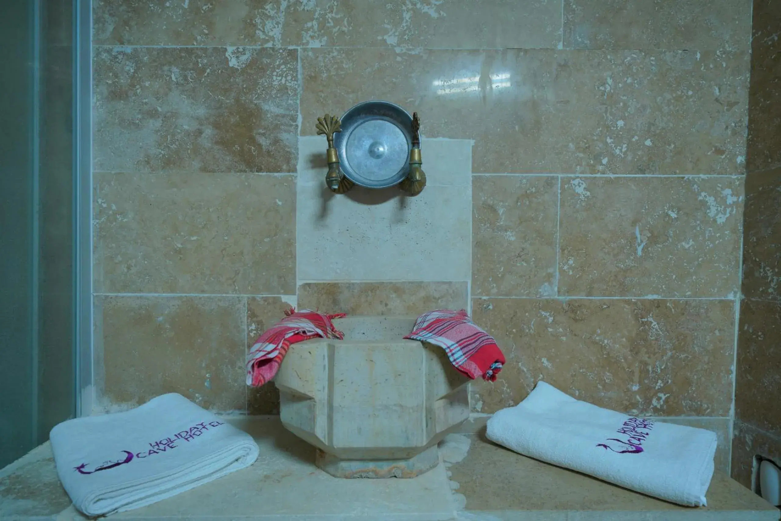 Bathroom in Holiday Cave Hotel