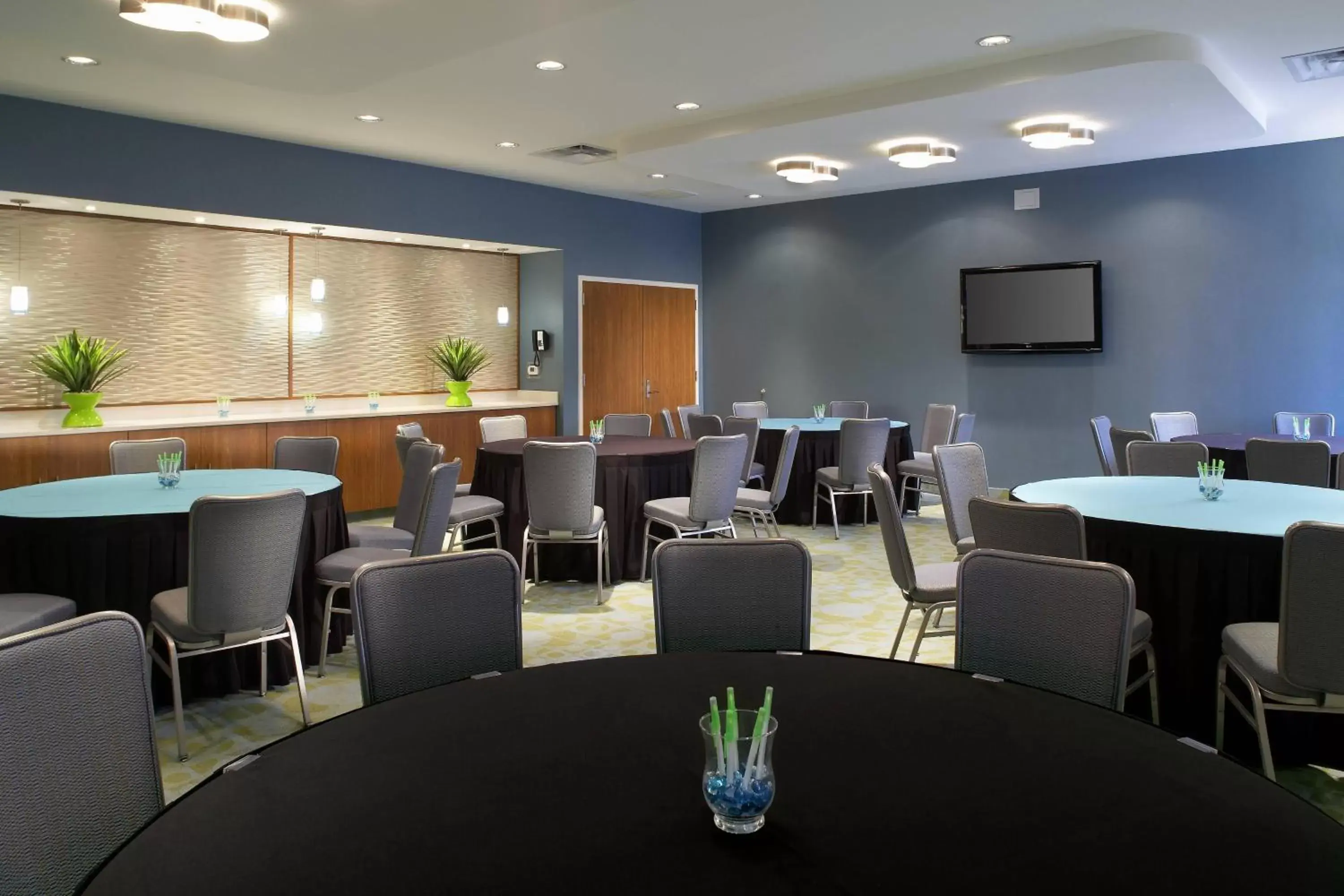 Meeting/conference room, Restaurant/Places to Eat in SpringHill Suites Houston Intercontinental Airport