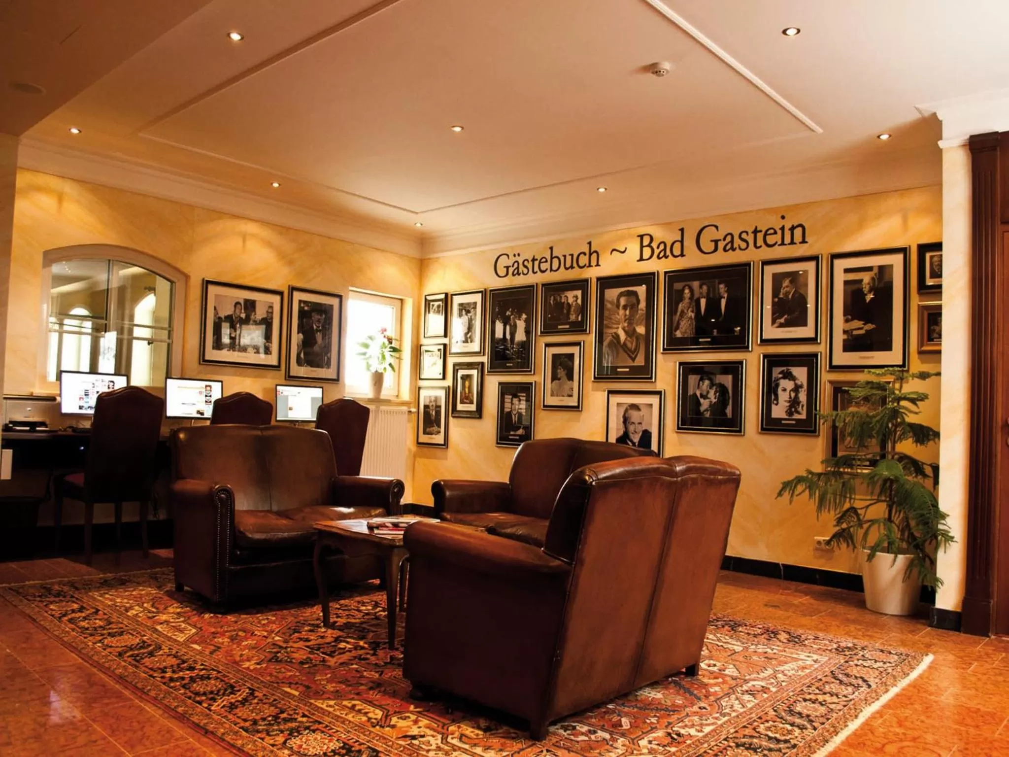 Lobby or reception in Hotel Salzburger Hof