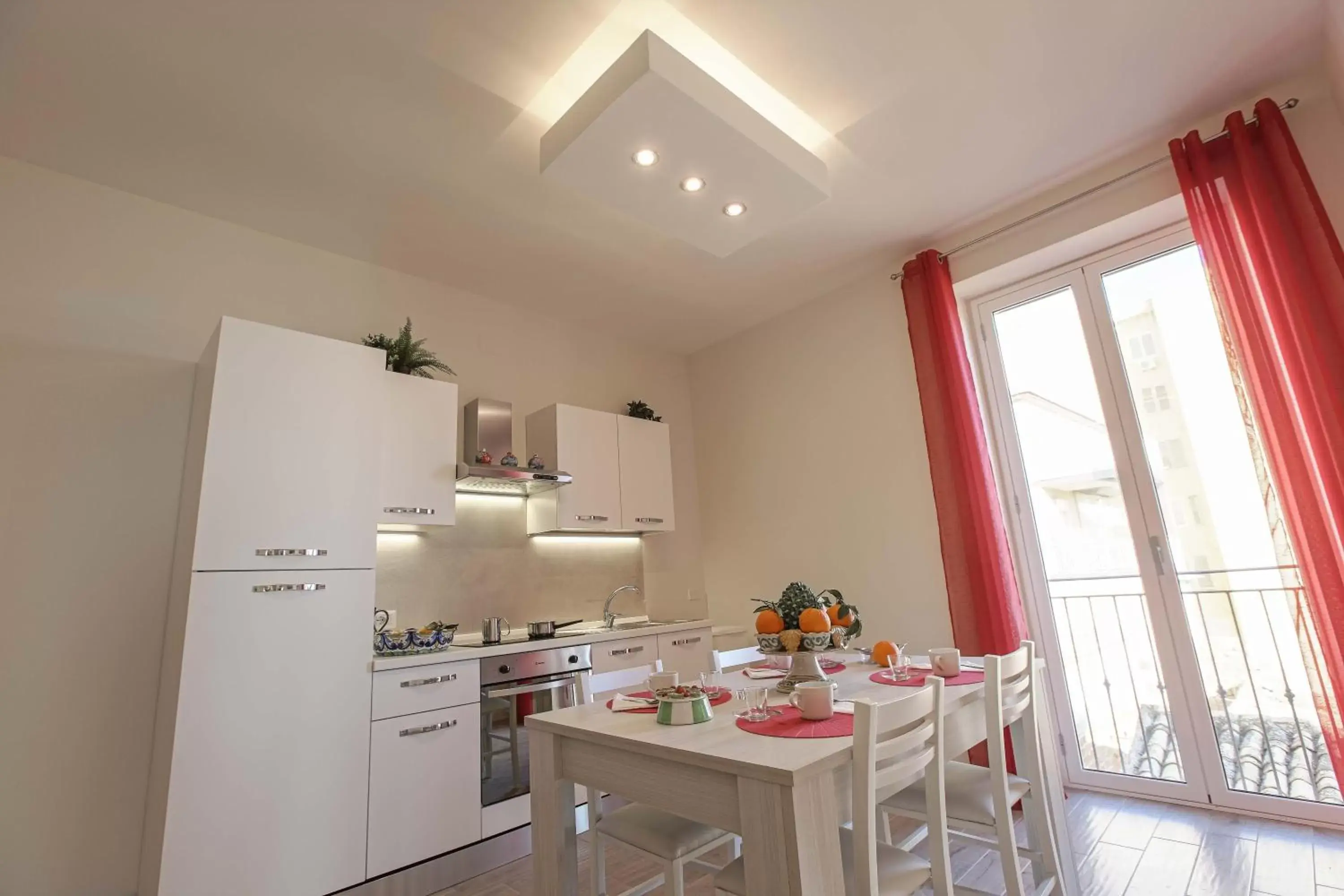 Dining area in Esseneto Rooms