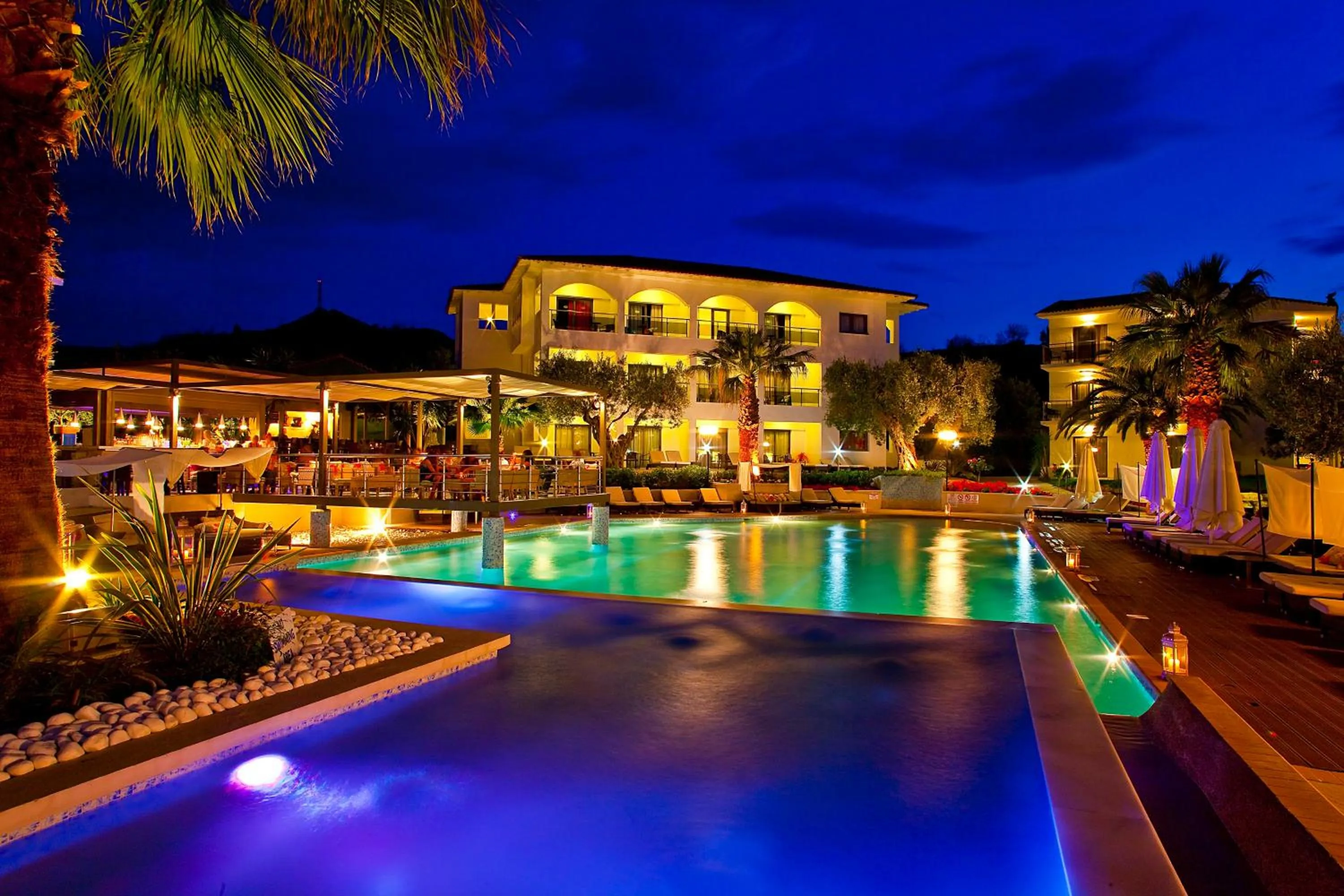 Facade/entrance in Flegra Palace